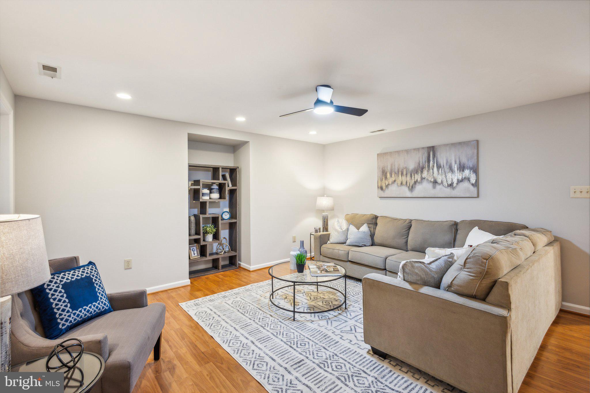 DIVINE LANDING - Residential