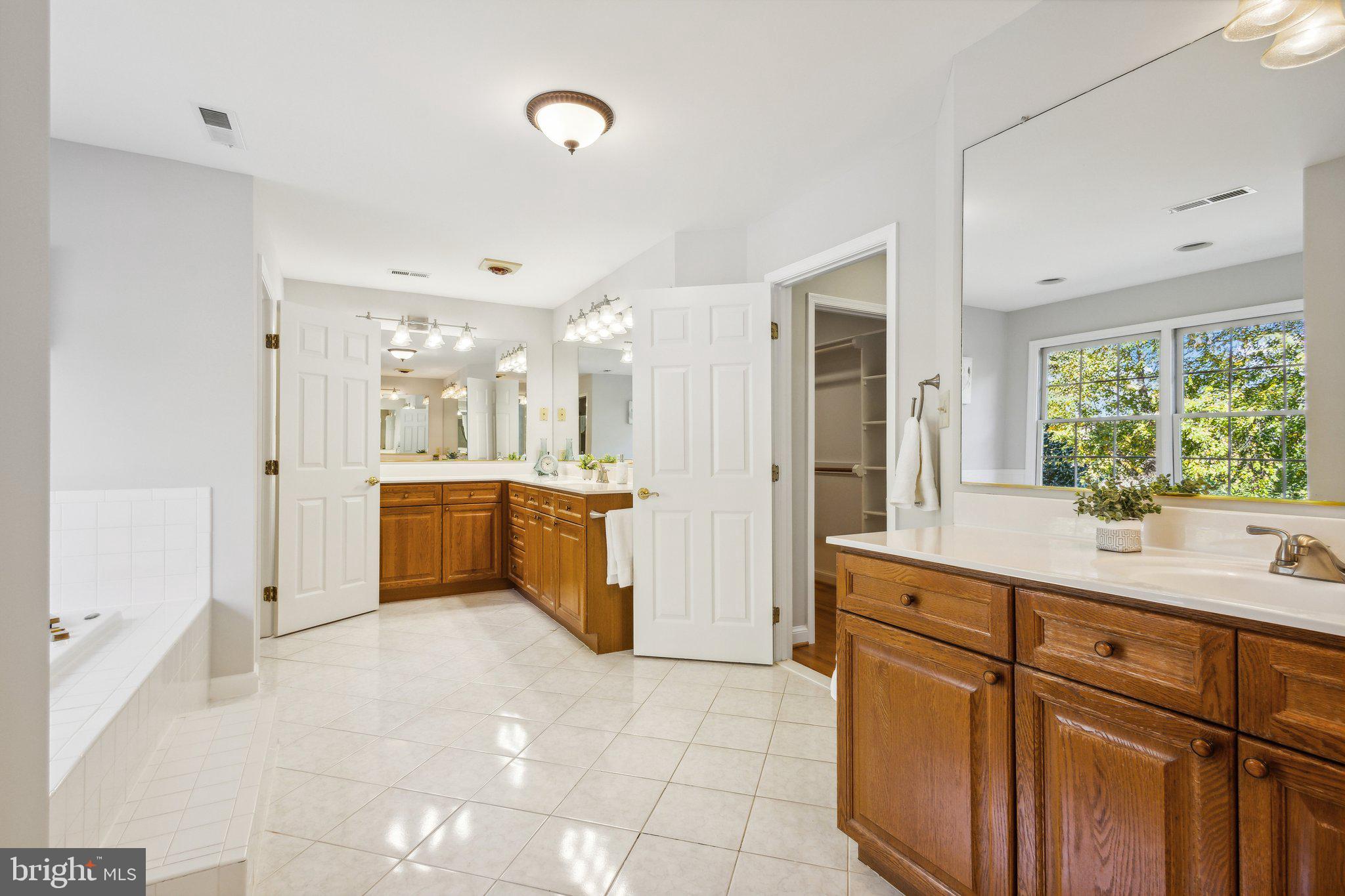 DIVINE LANDING - Residential