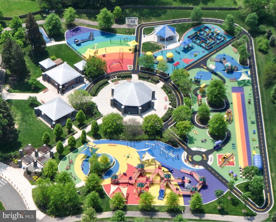 DIVINE LANDING - Residential