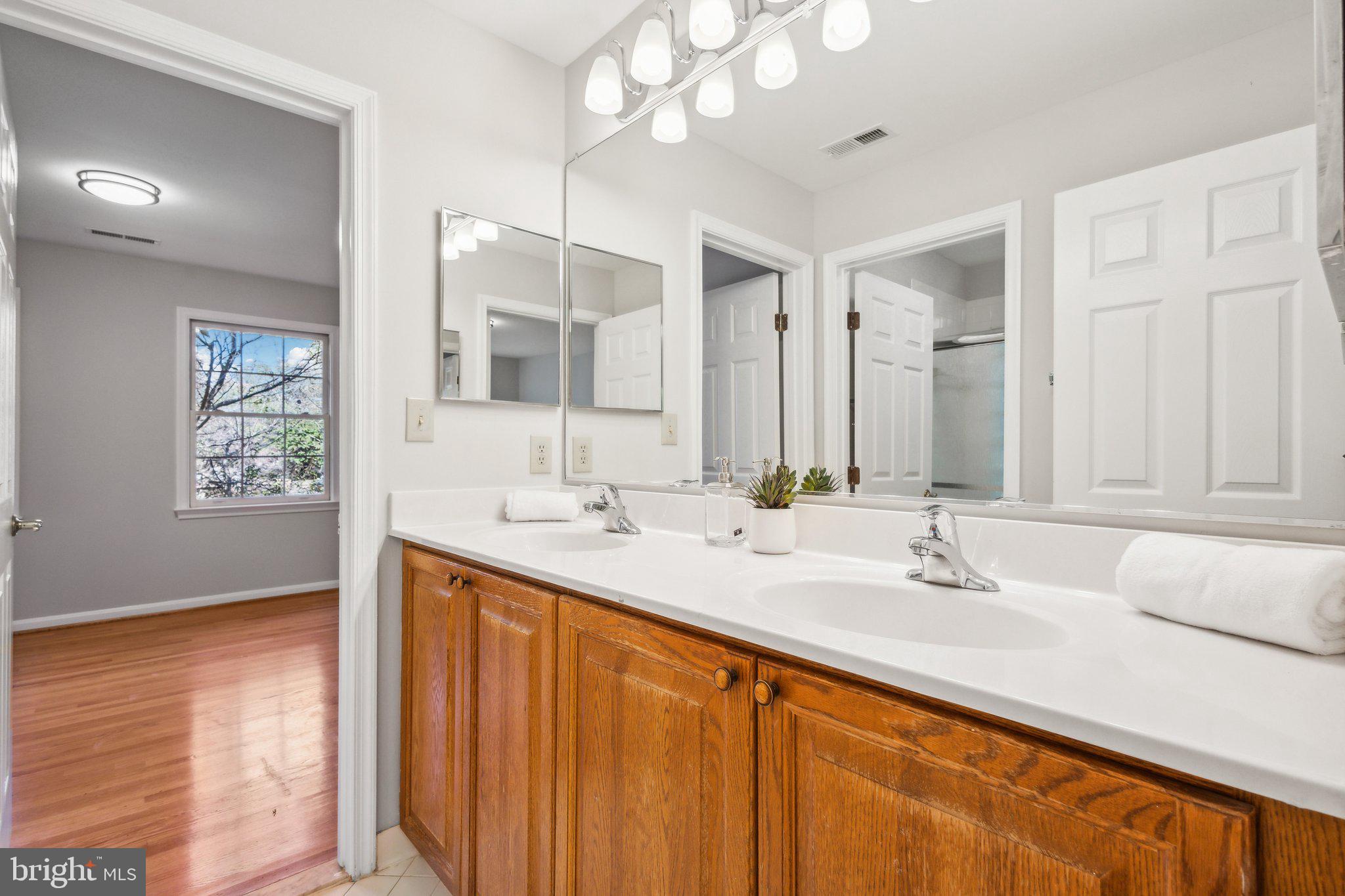 DIVINE LANDING - Residential