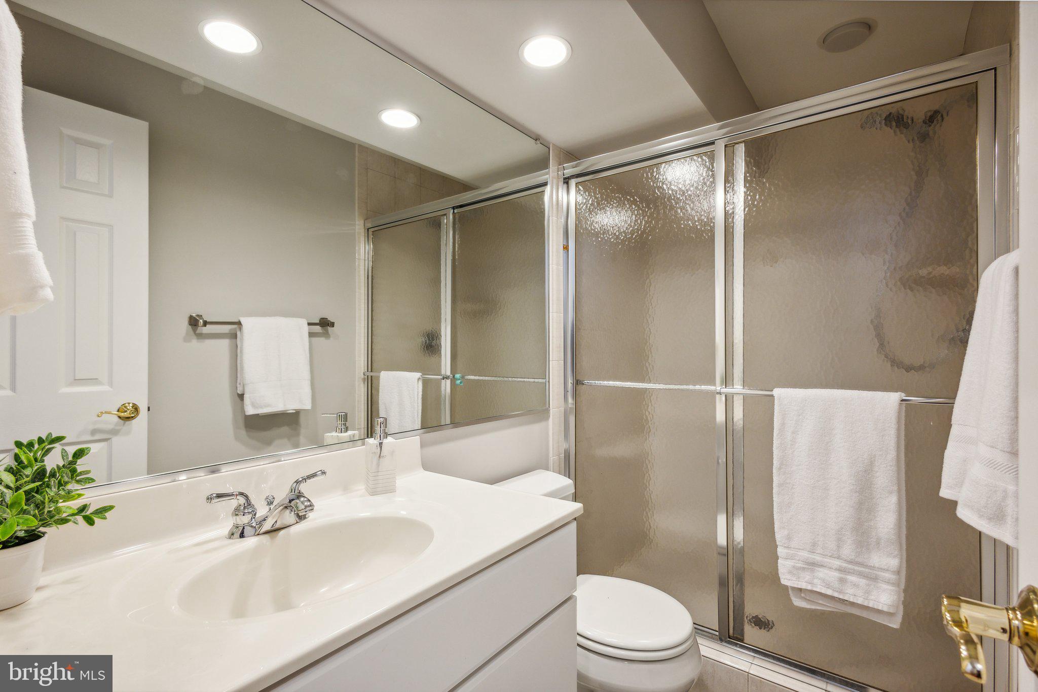 DIVINE LANDING - Residential