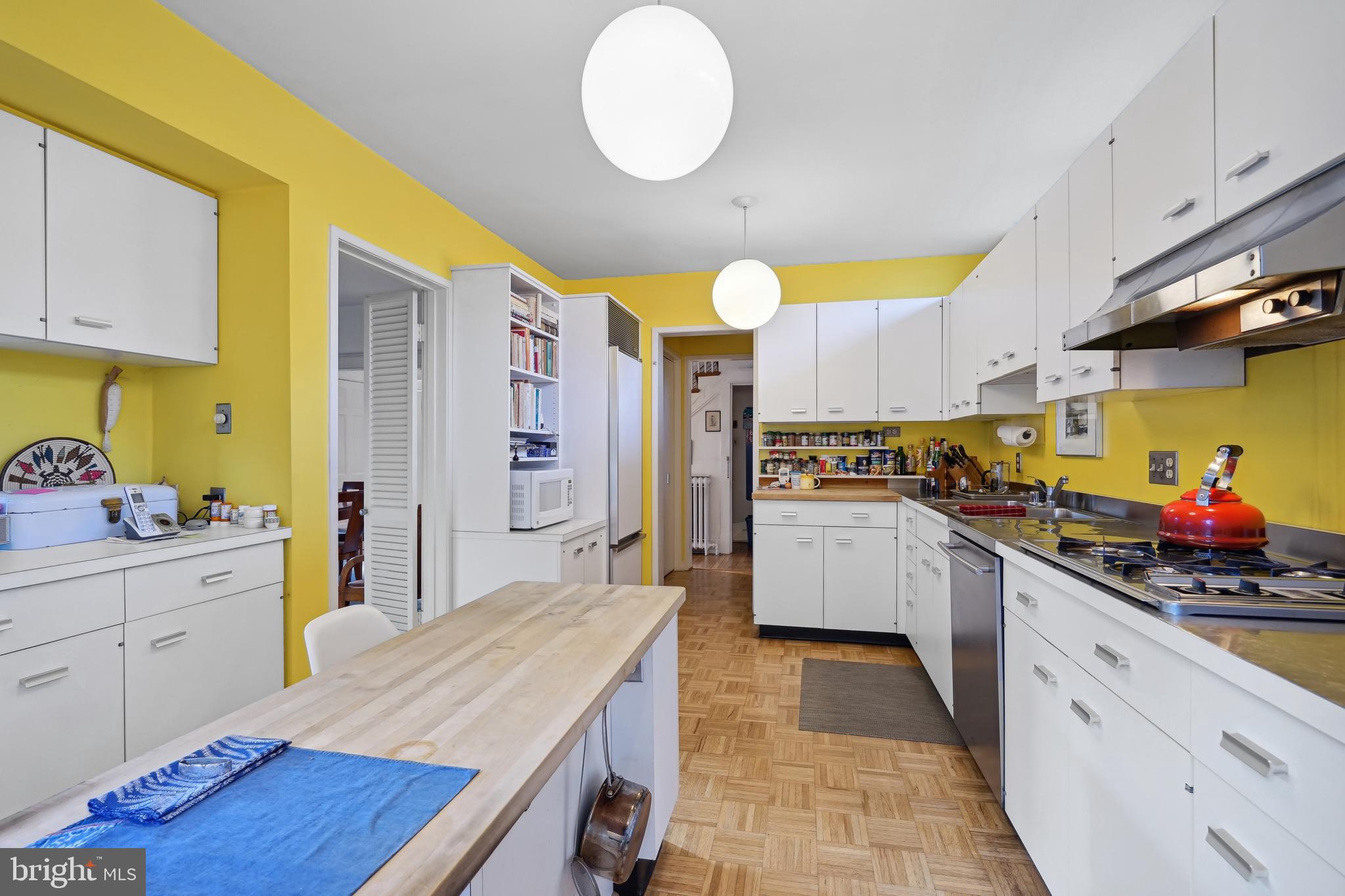 CHEVY CHASE VILLAGE - Residential