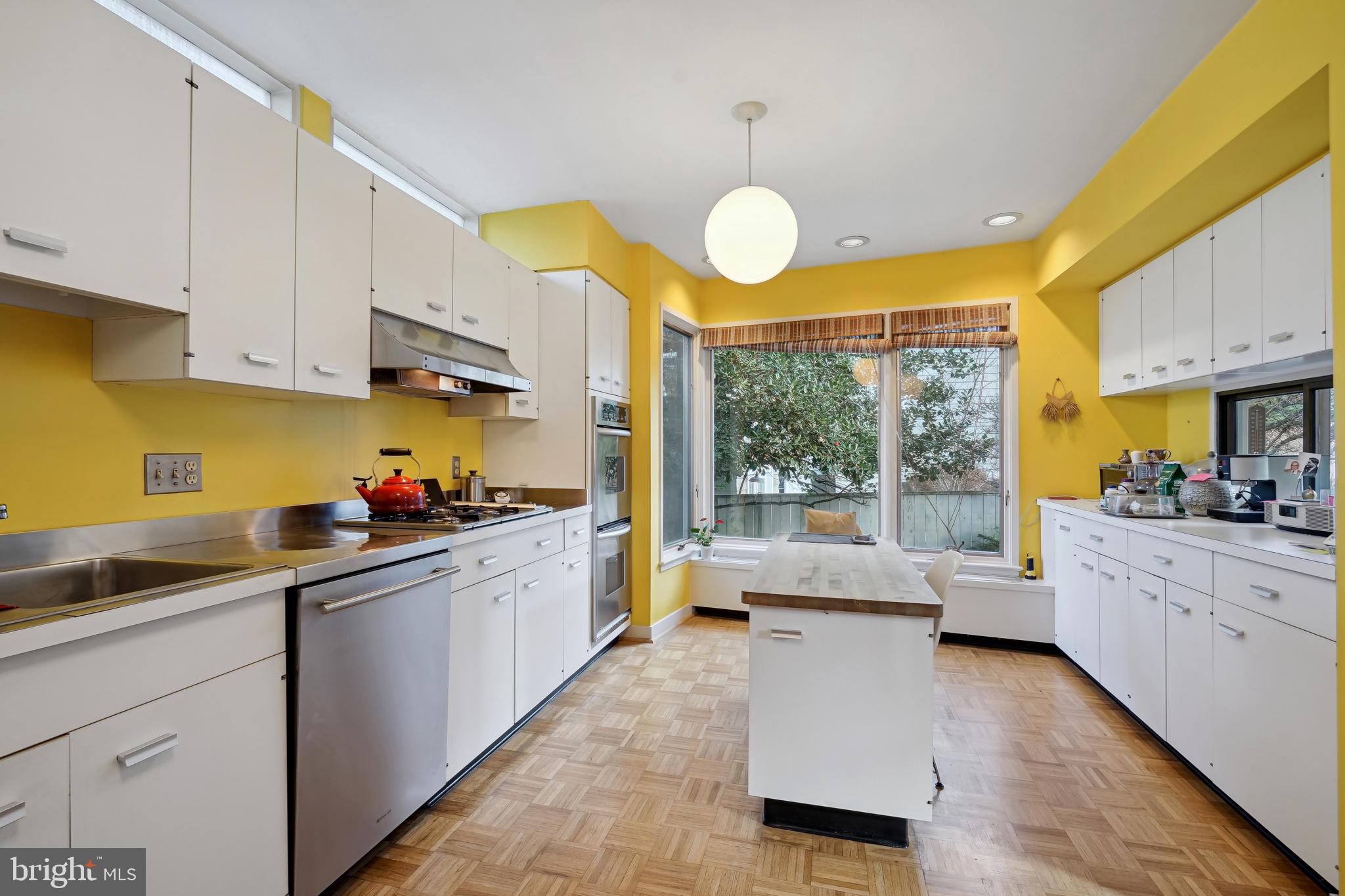 CHEVY CHASE VILLAGE - Residential