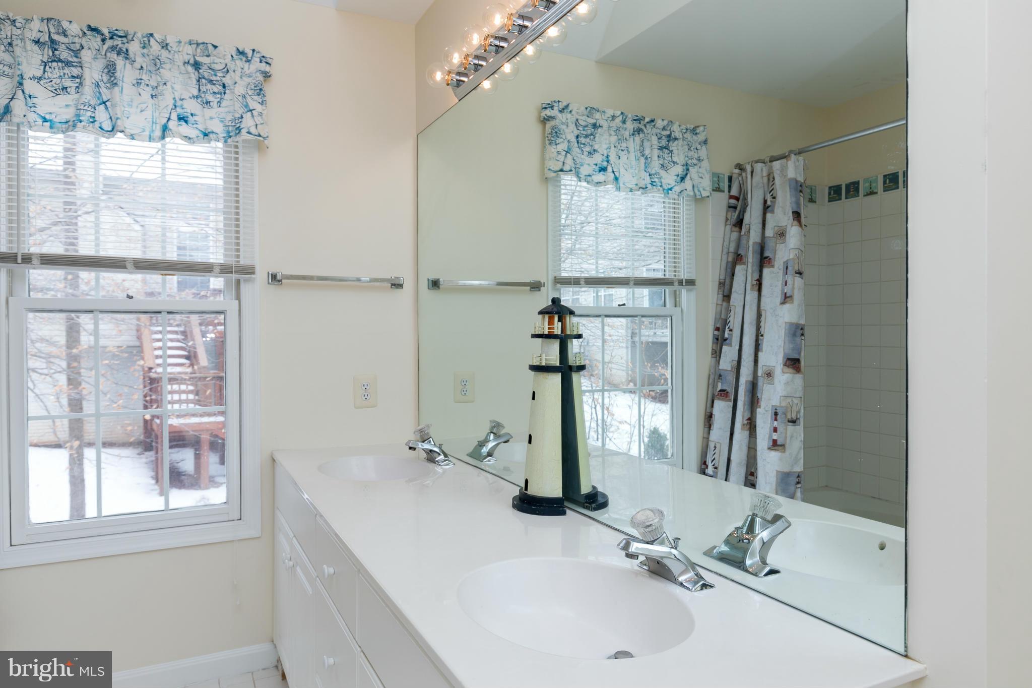 POTOMAC LAKES - Residential