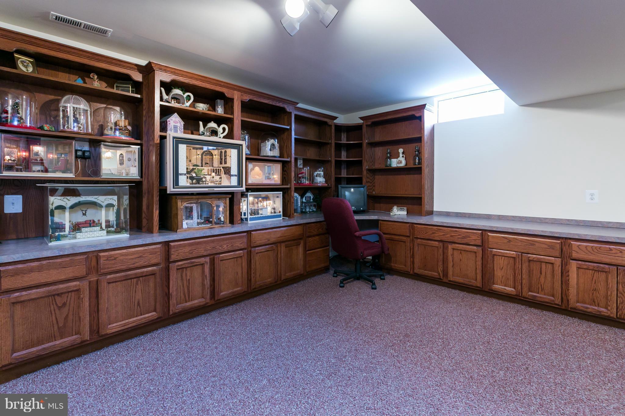 POTOMAC LAKES - Residential