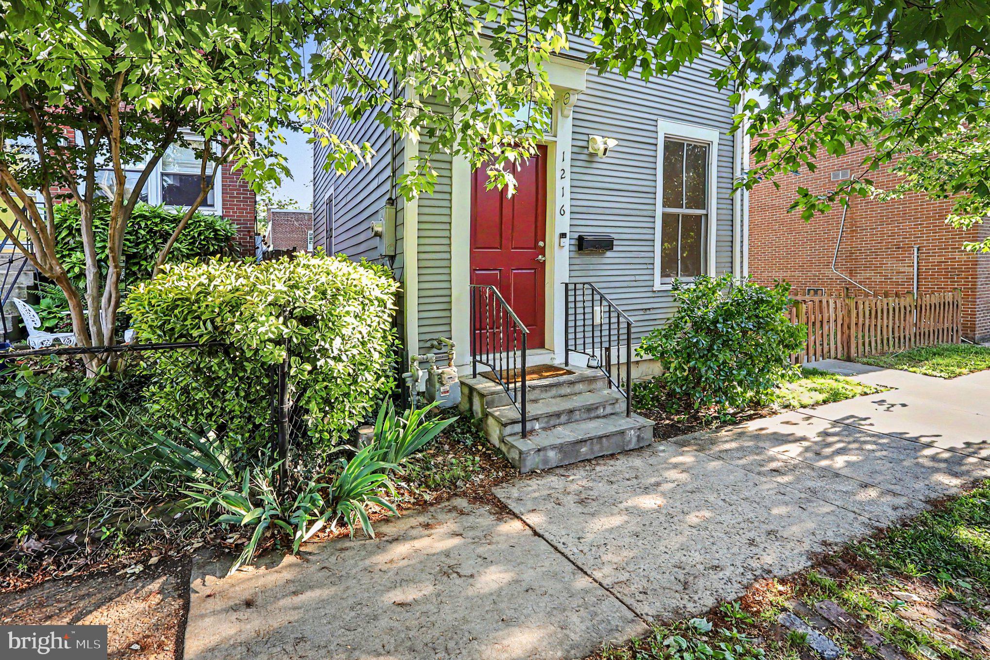 1216 PRINCESS STREET