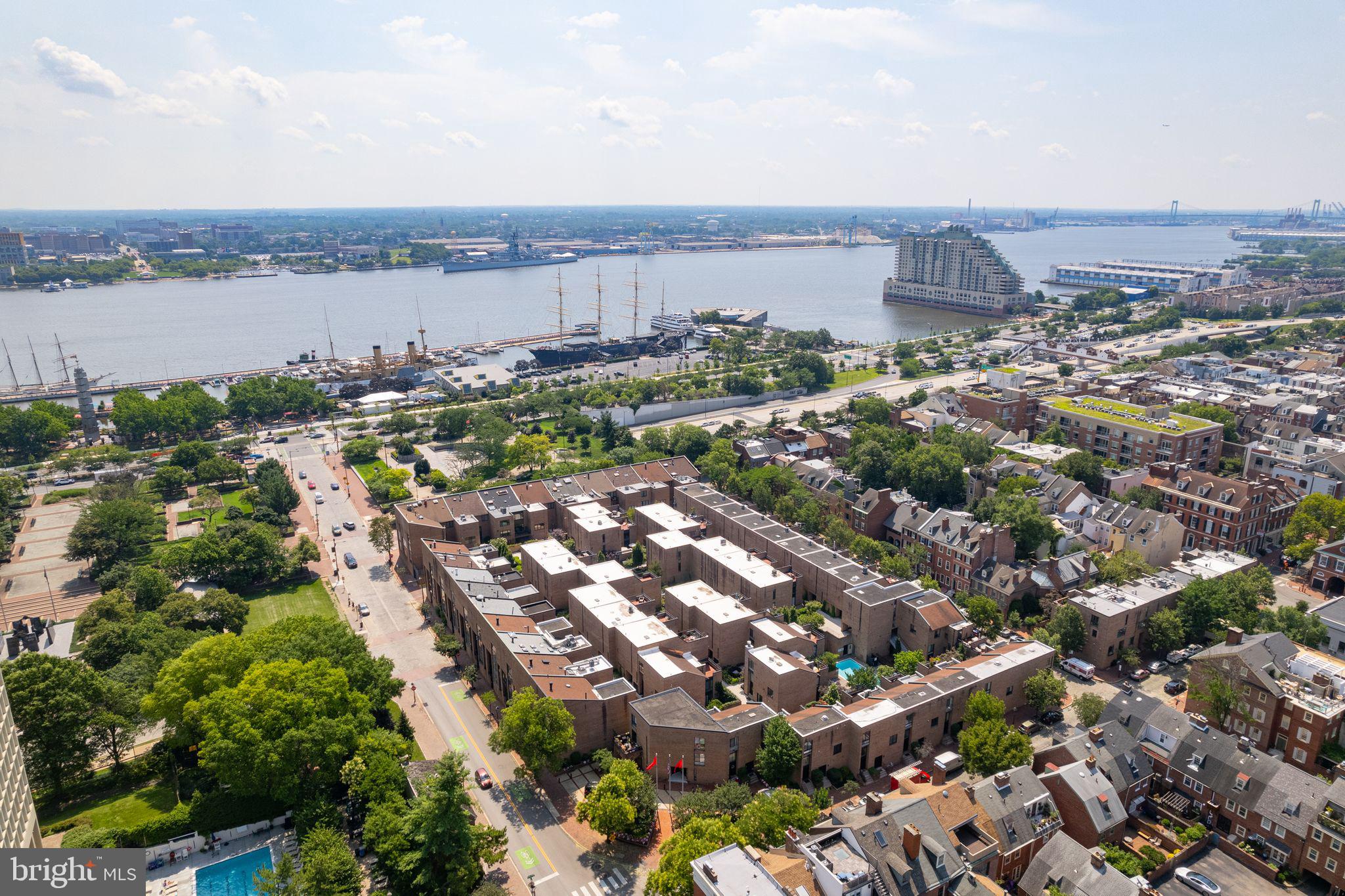 SOCIETY HILL - Residential