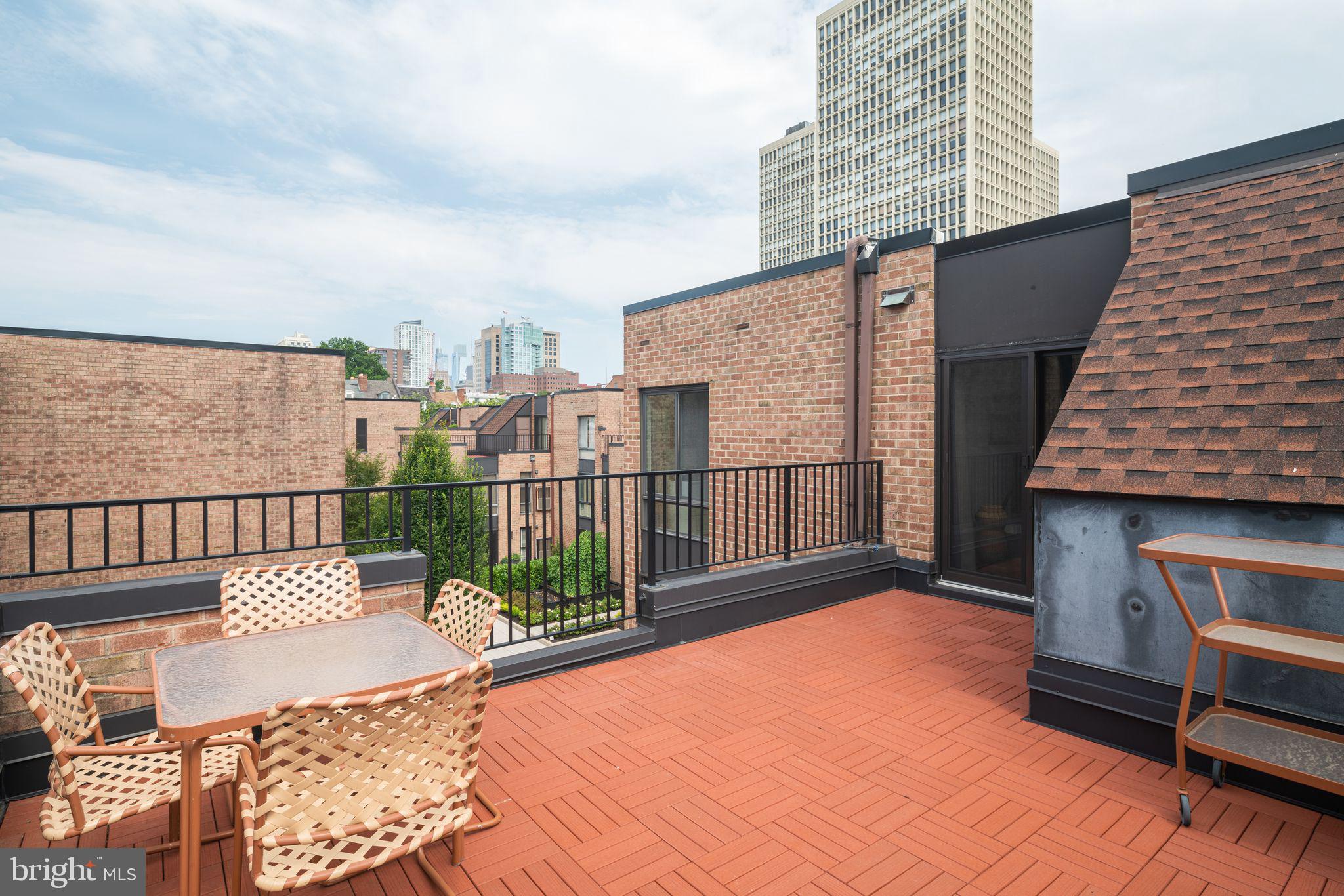 SOCIETY HILL - Residential