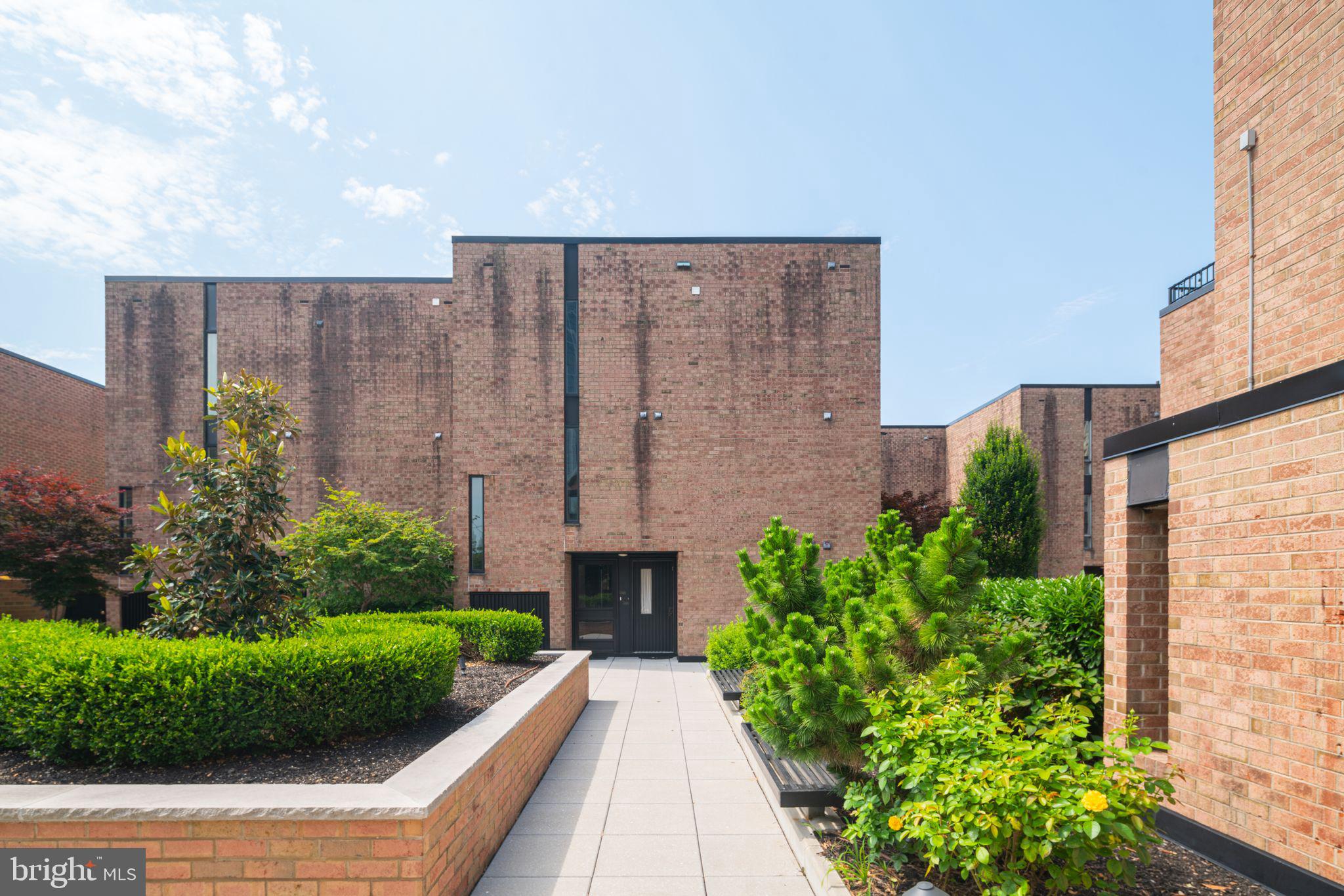 SOCIETY HILL - Residential