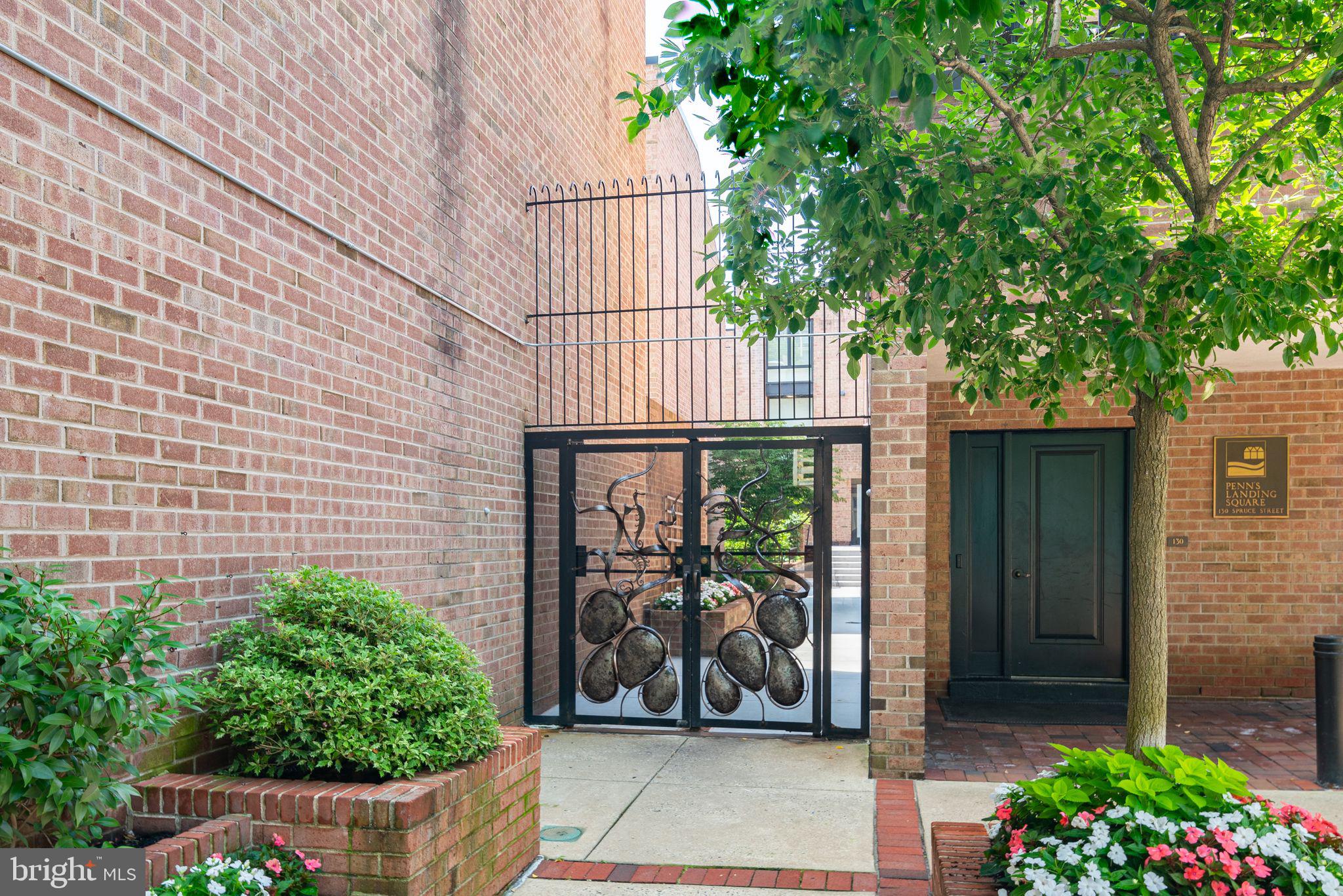 SOCIETY HILL - Residential