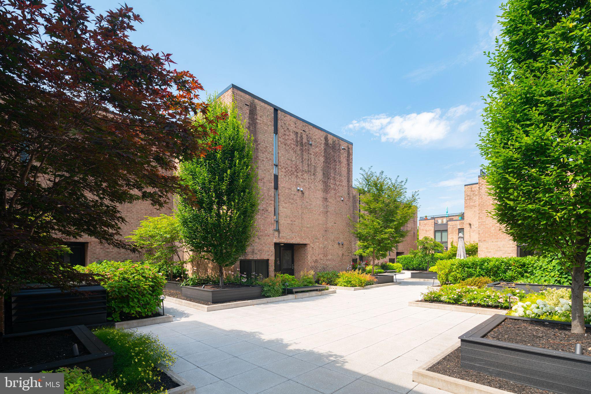 SOCIETY HILL - Residential