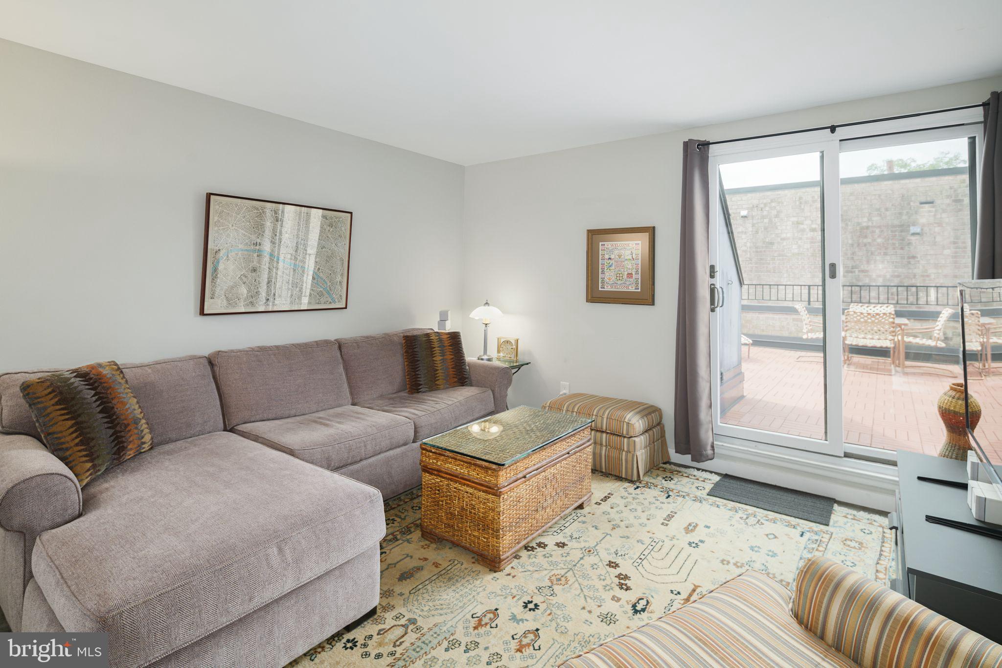 SOCIETY HILL - Residential