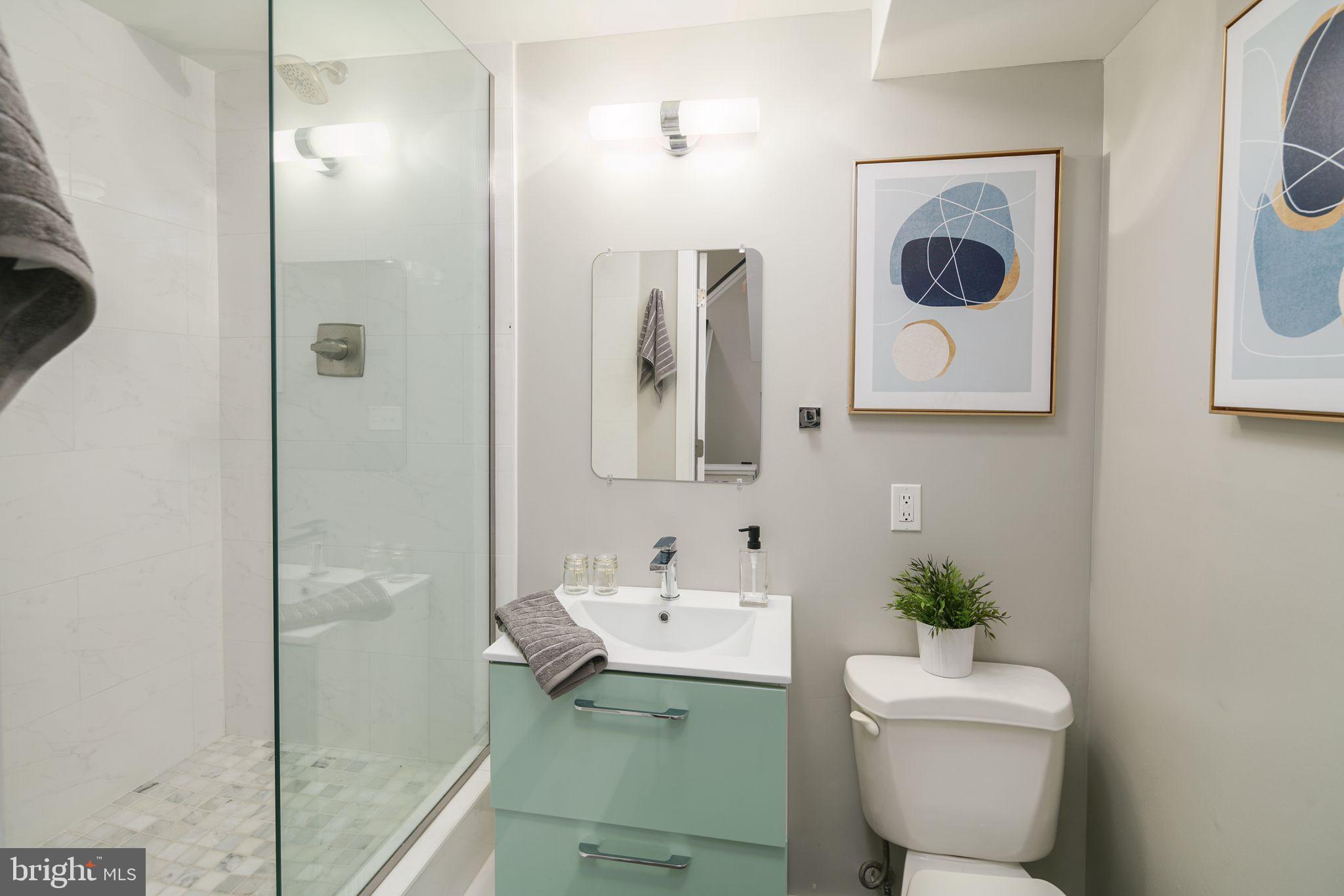 SOCIETY HILL - Residential