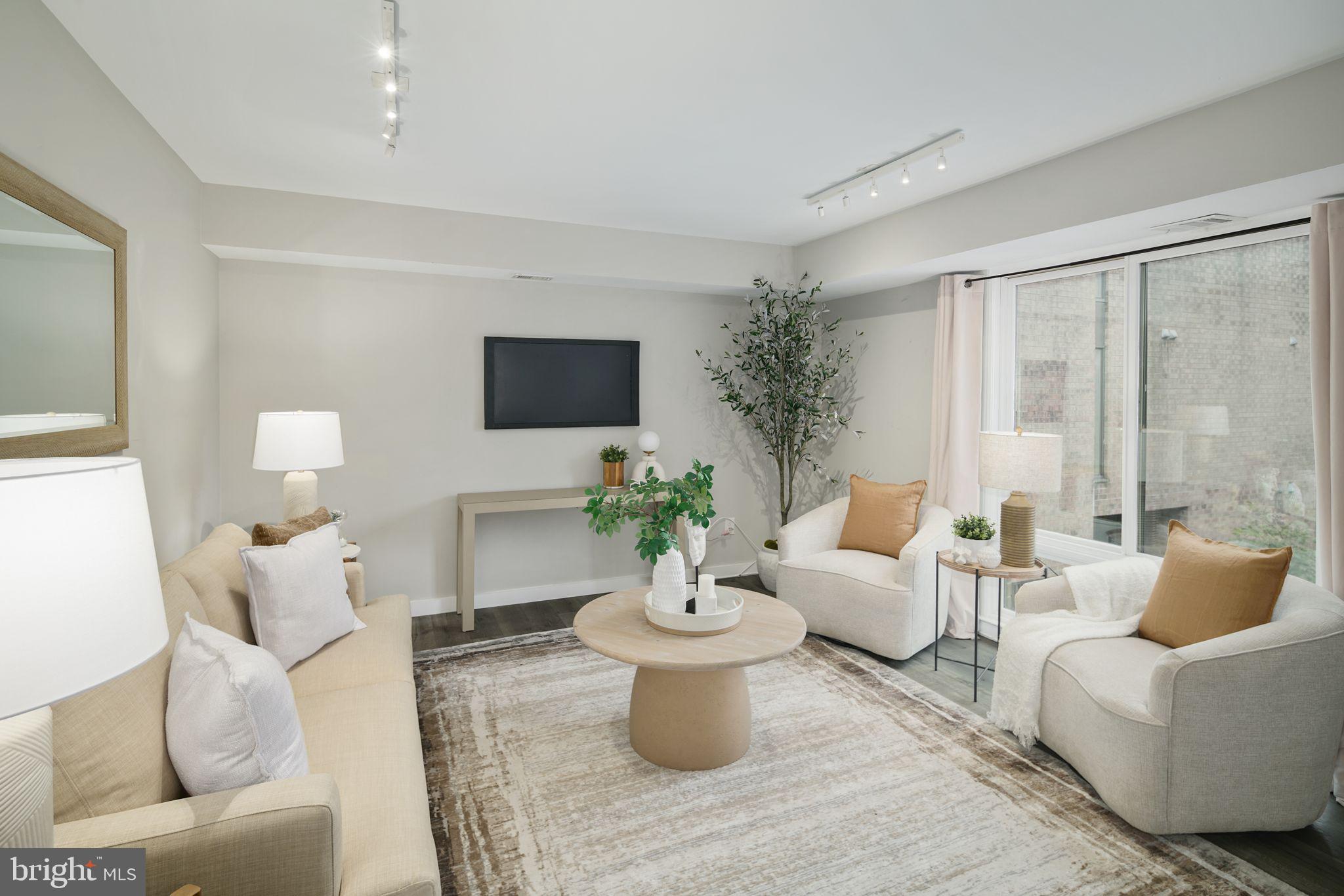 SOCIETY HILL - Residential