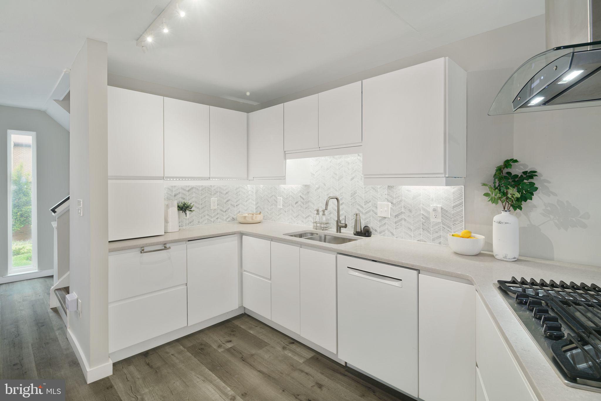 SOCIETY HILL - Residential