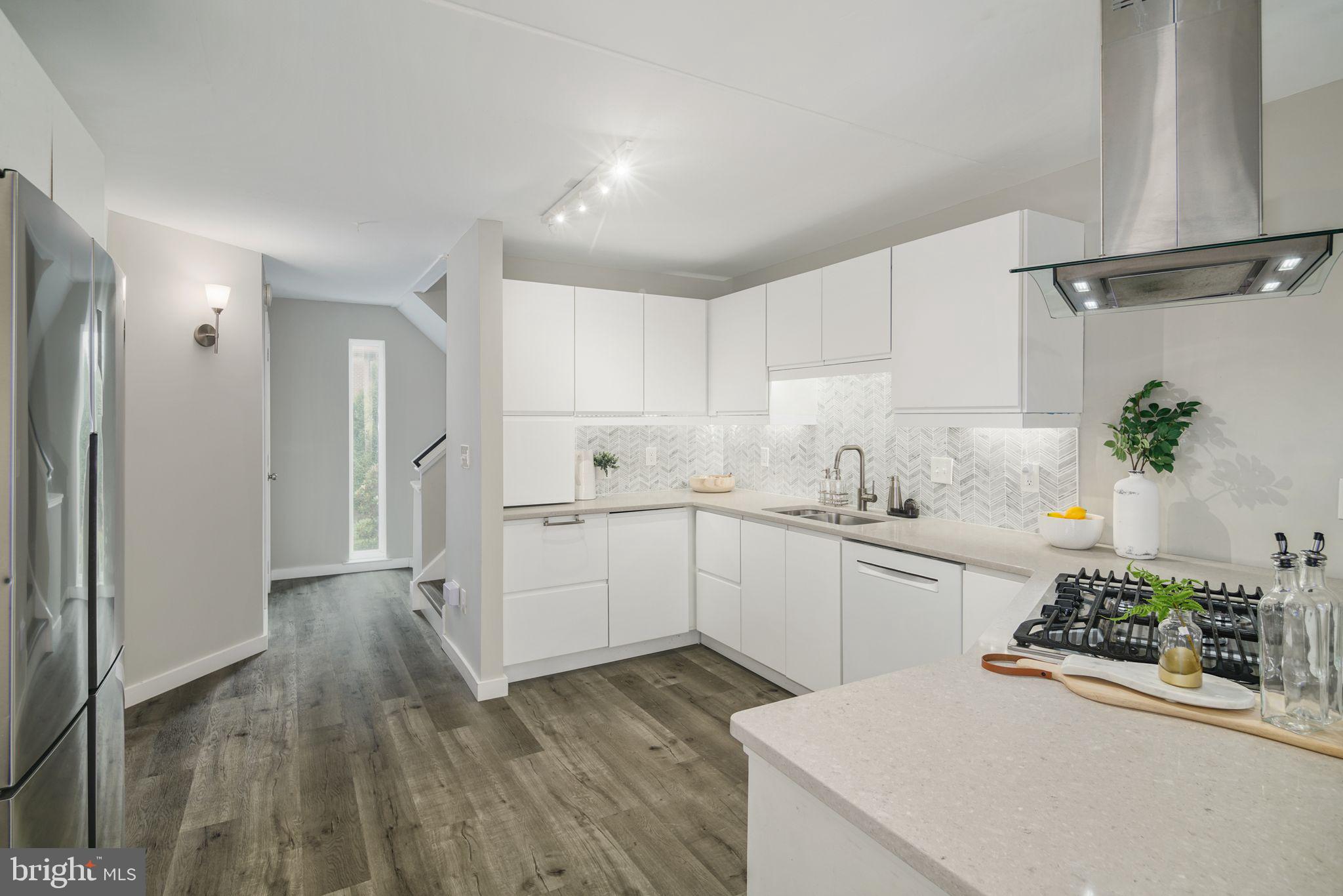 SOCIETY HILL - Residential