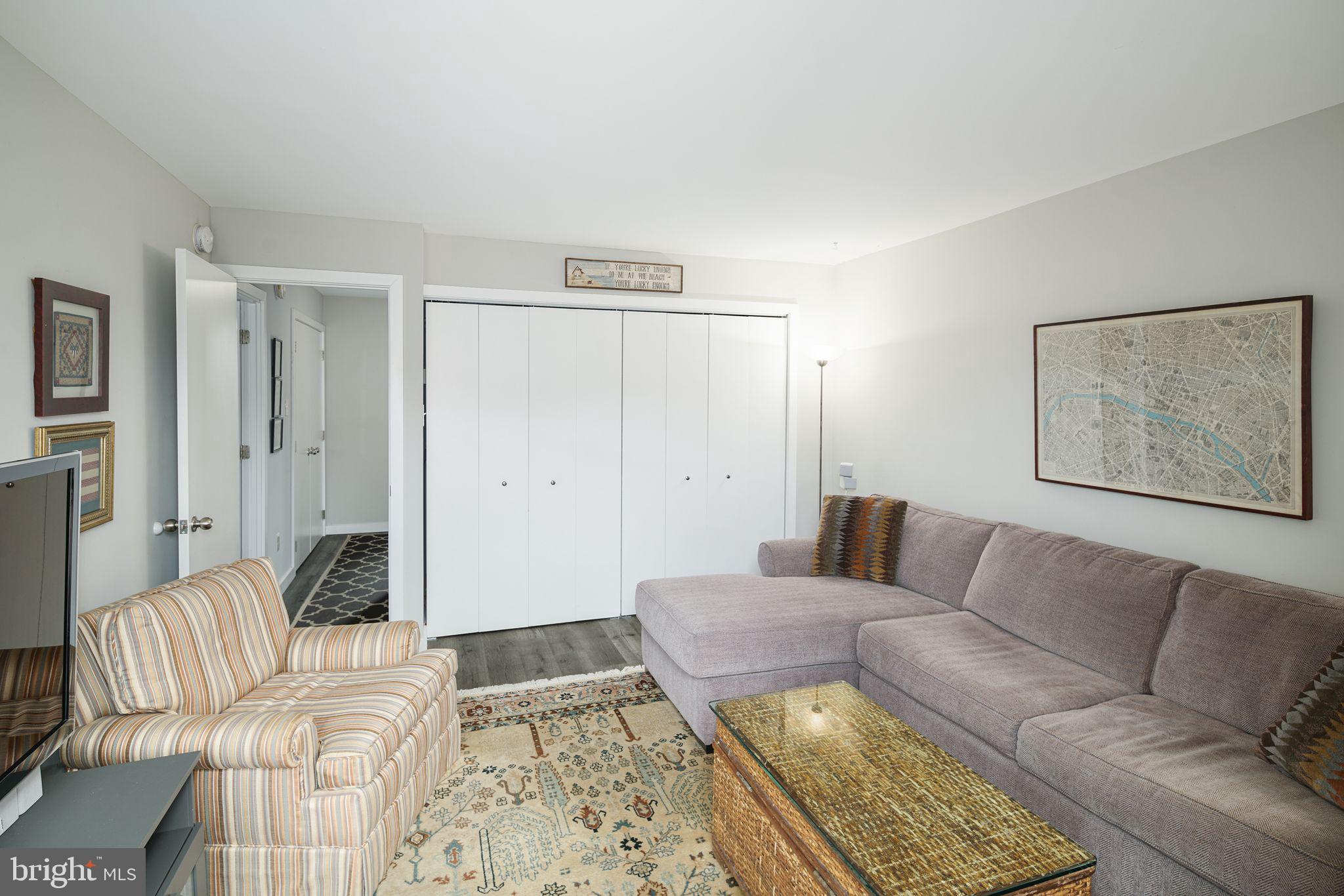 SOCIETY HILL - Residential