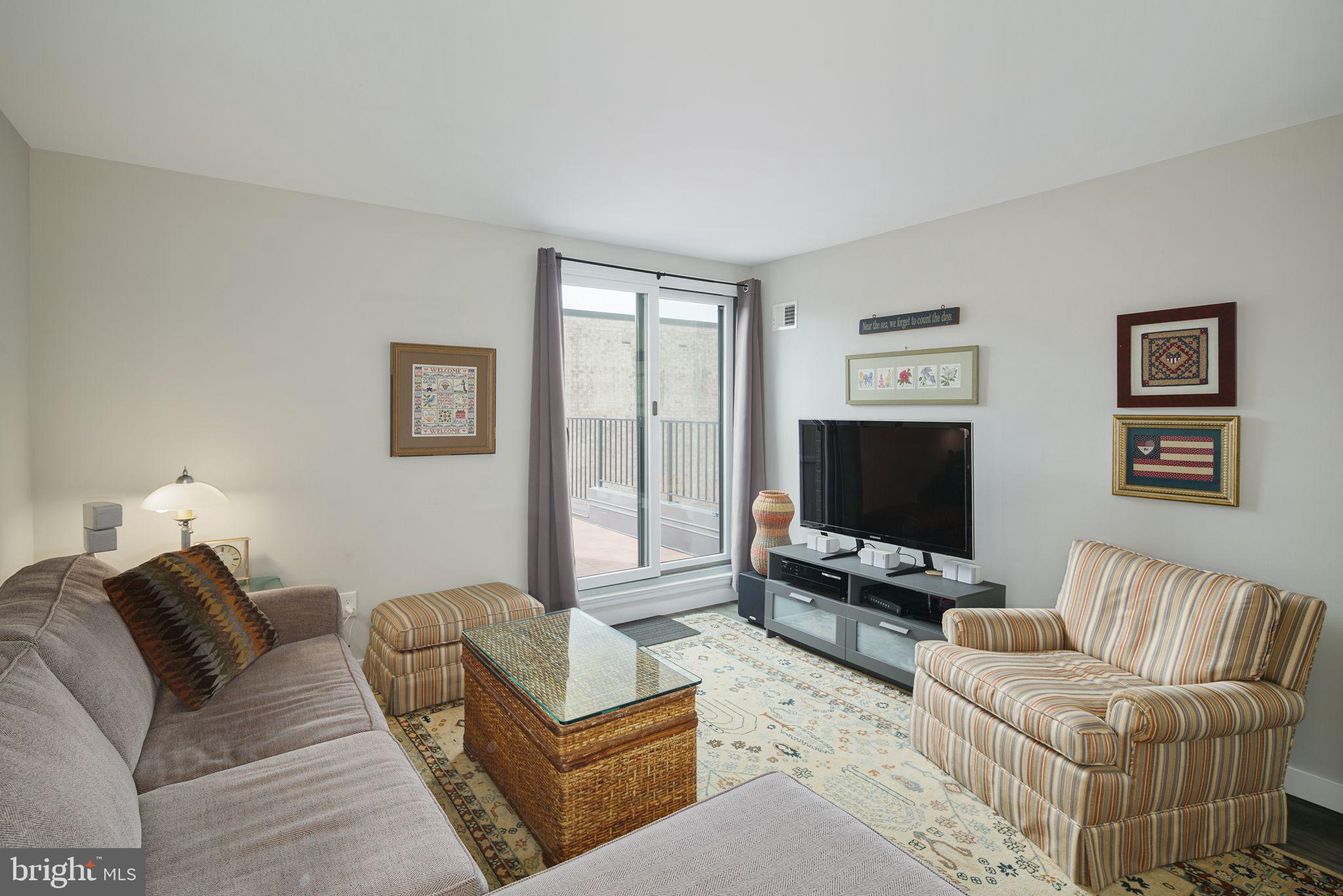 SOCIETY HILL - Residential