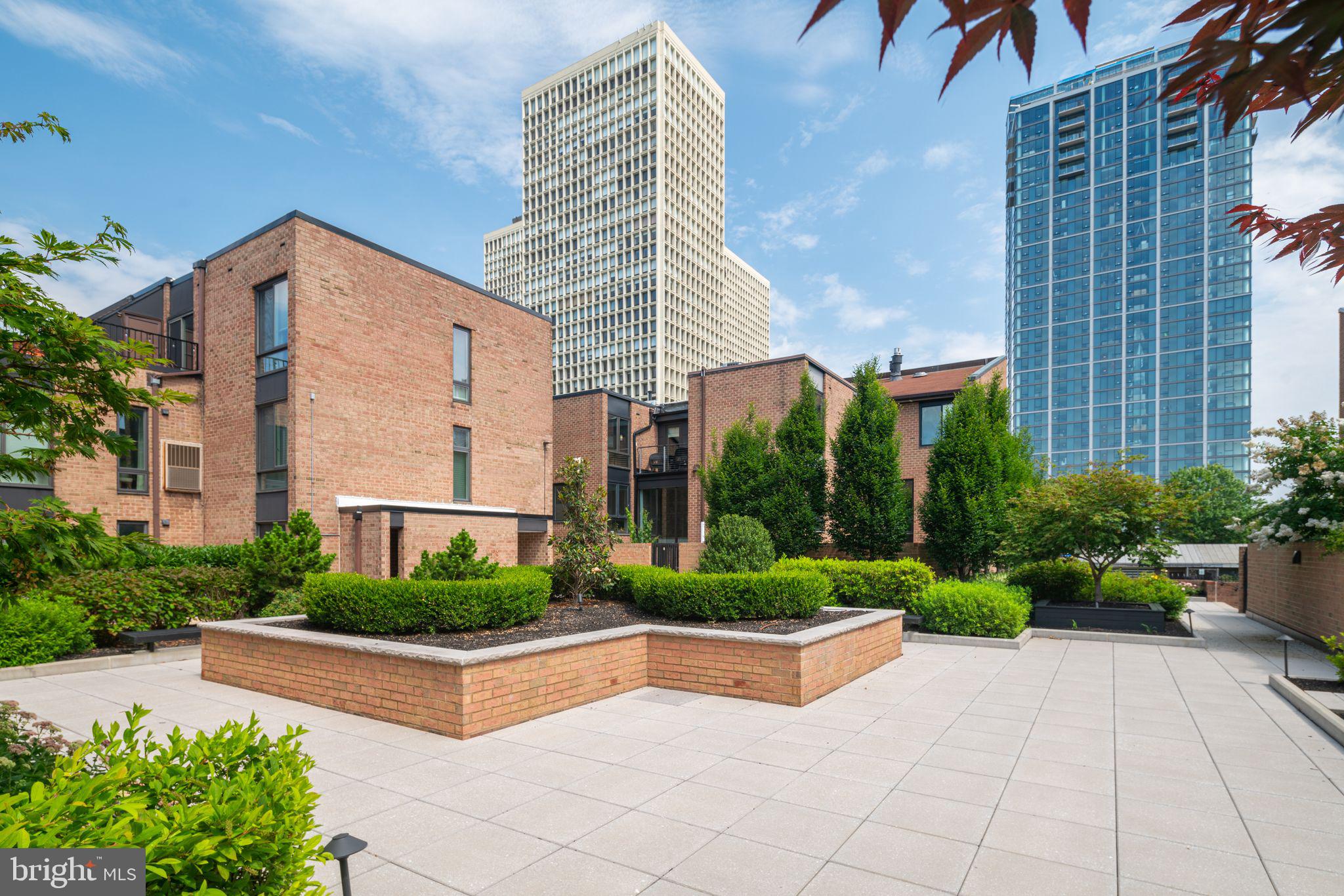 SOCIETY HILL - Residential