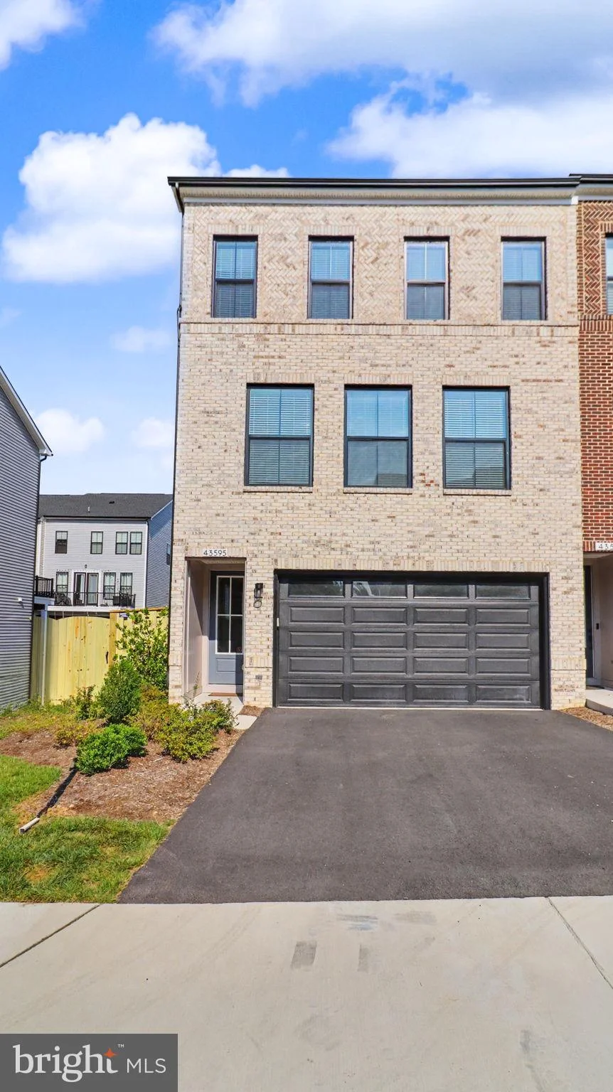 43595 Farringdon Square, Broadlands, VA, 20148