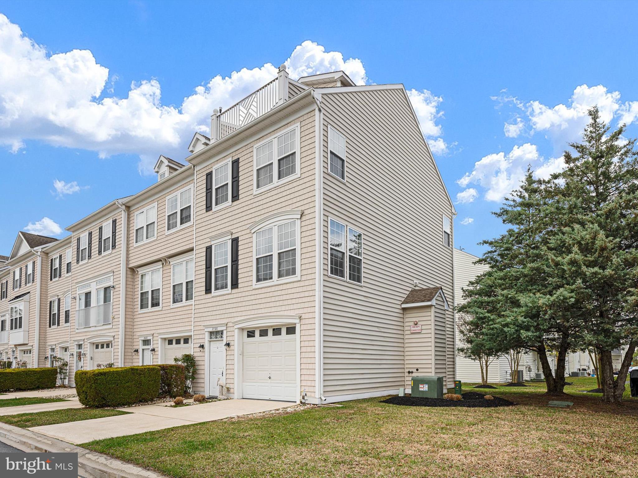 FAIRFIELD AT LONG NECK - Residential