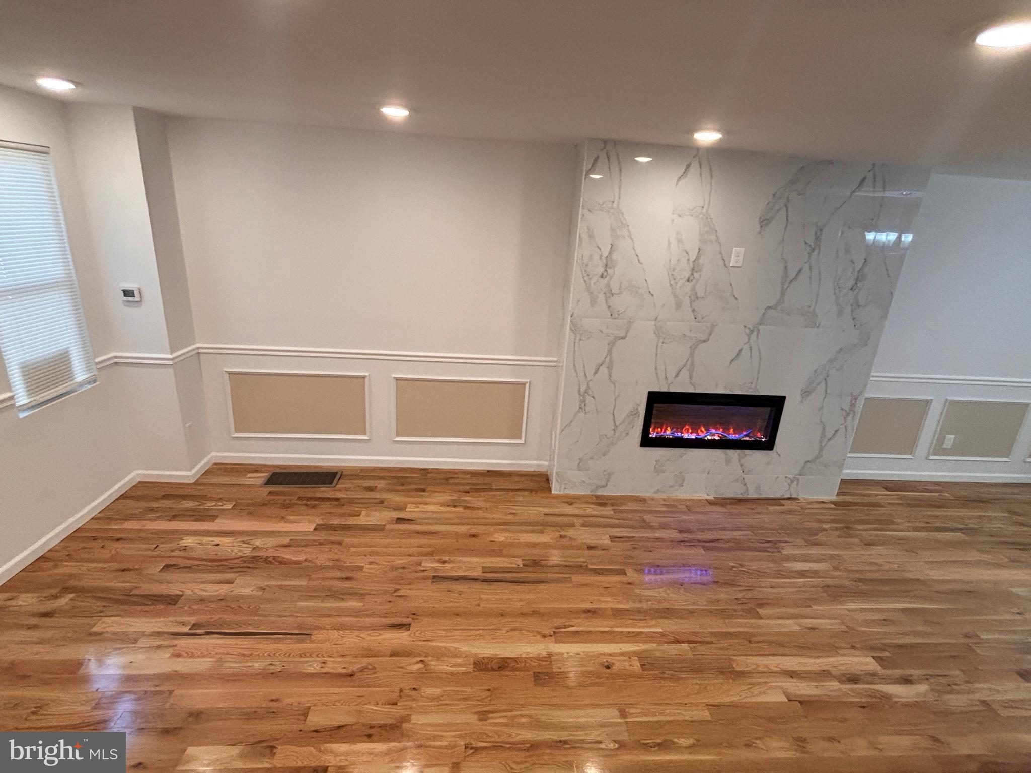 WEST OAK LANE - Residential