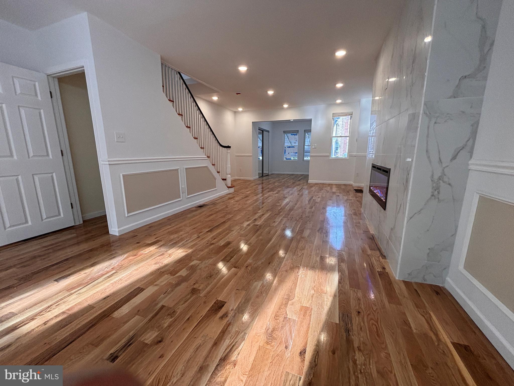 WEST OAK LANE - Residential