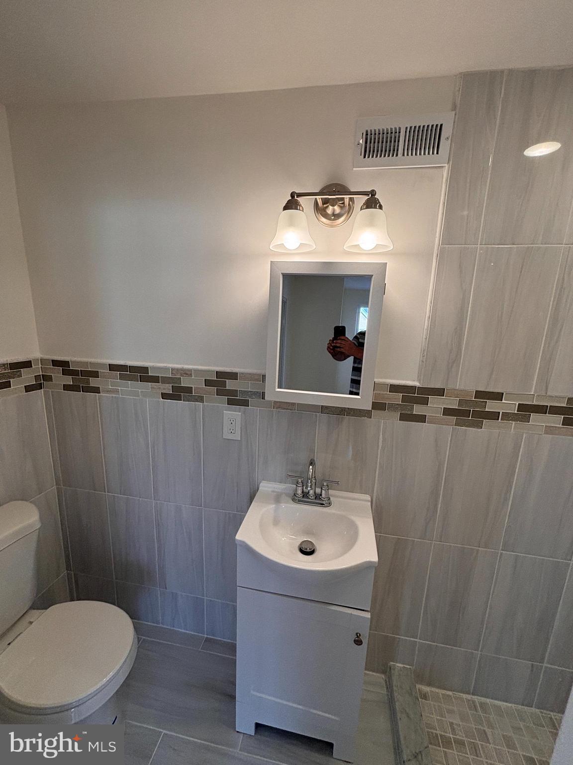 WEST OAK LANE - Residential