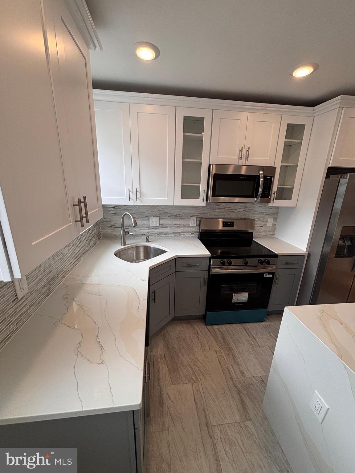 WEST OAK LANE - Residential