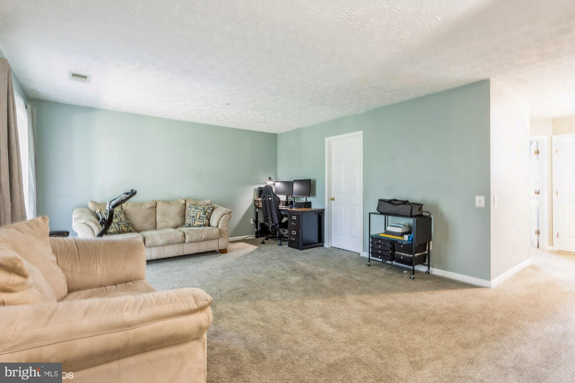 SPRING RIDGE - Residential