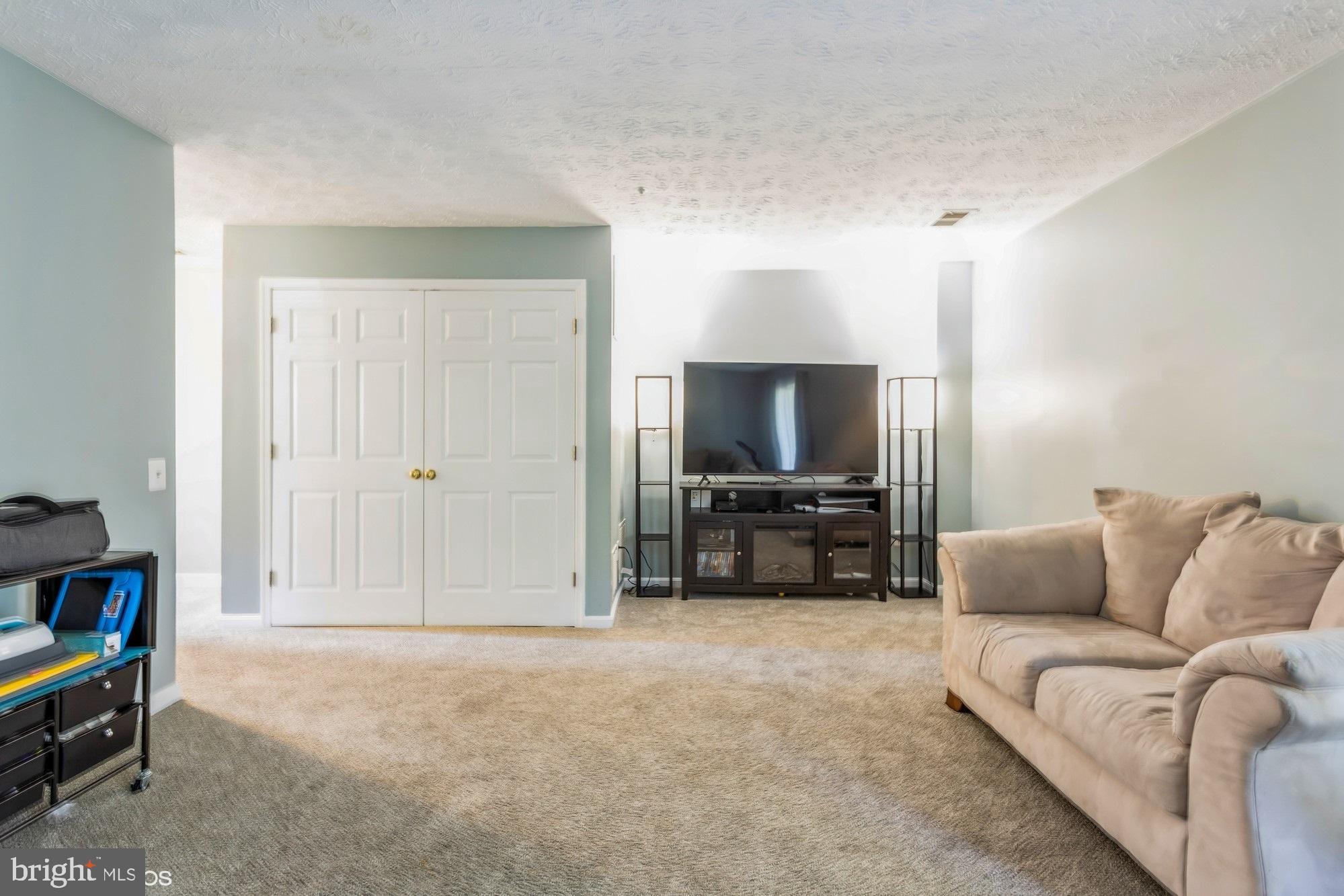 SPRING RIDGE - Residential