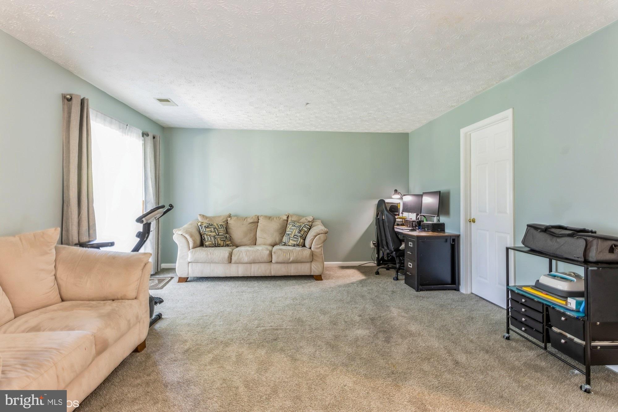 SPRING RIDGE - Residential