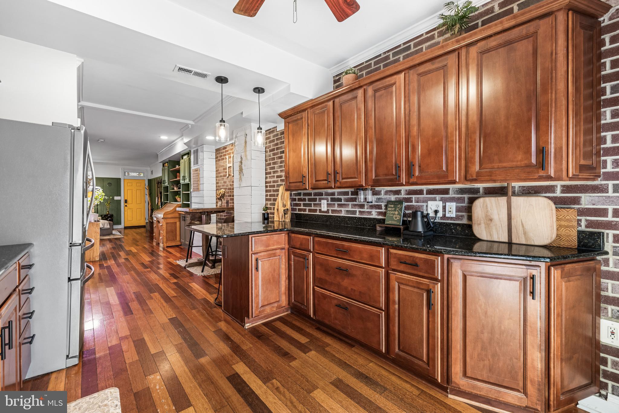 LOCUST POINT - Residential