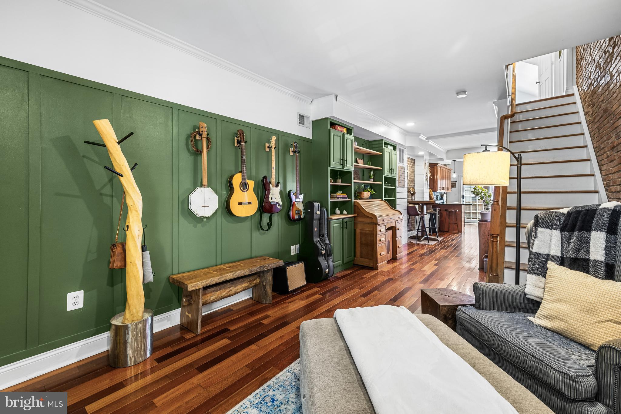 LOCUST POINT - Residential