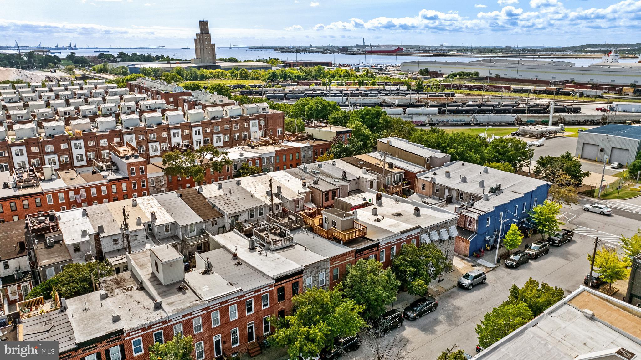 LOCUST POINT - Residential