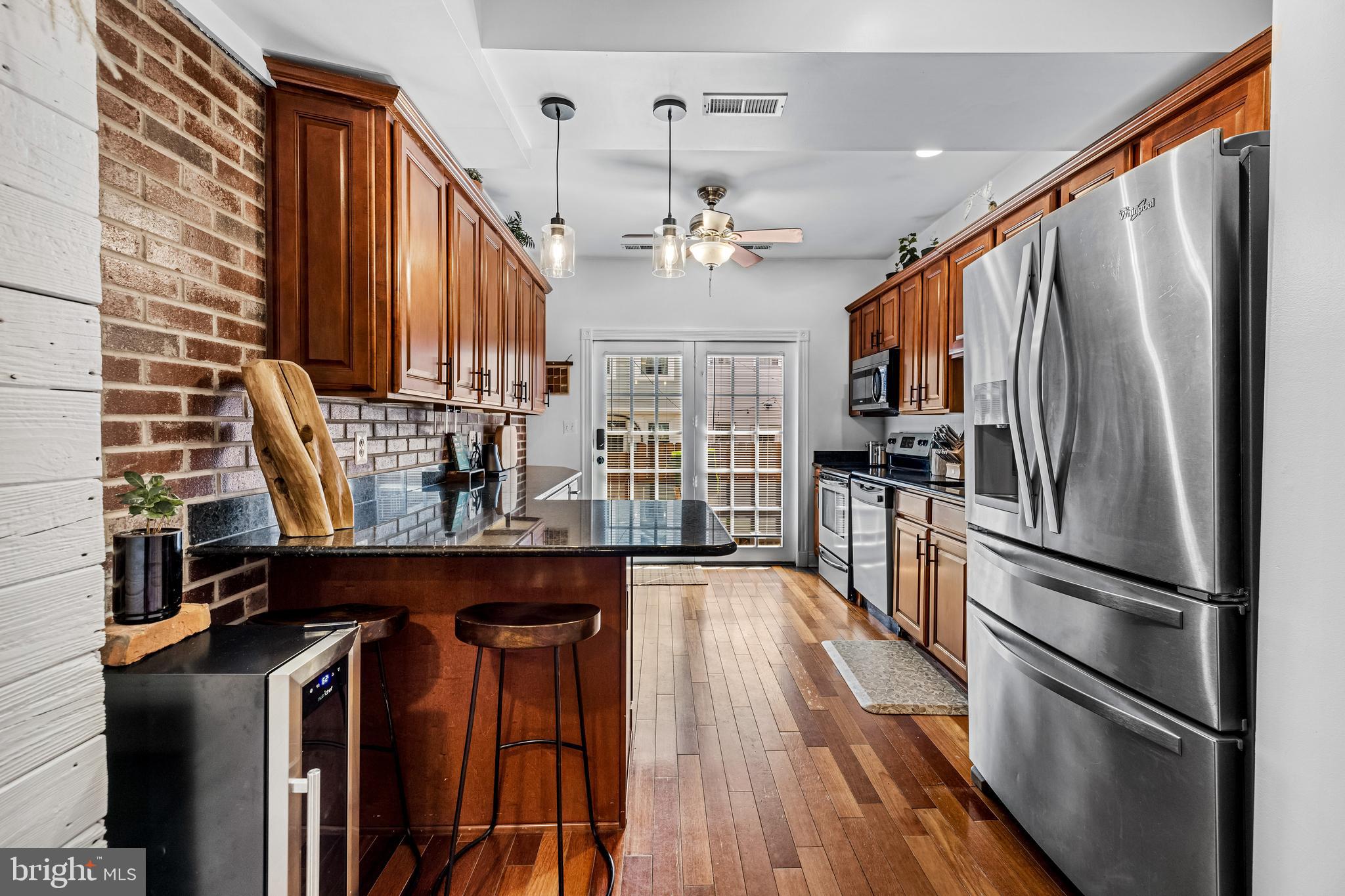 LOCUST POINT - Residential