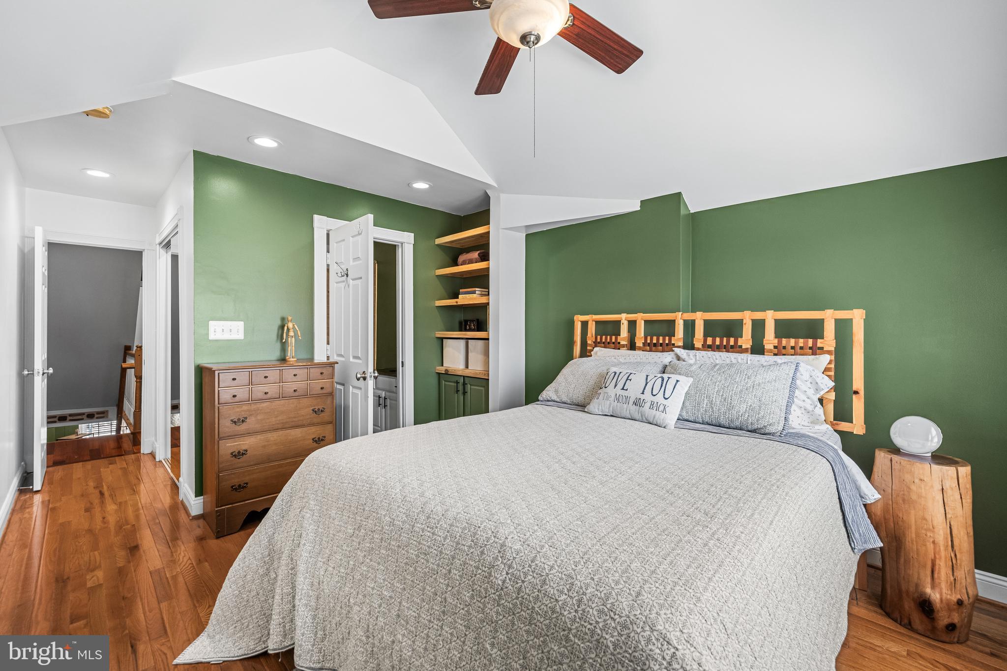 LOCUST POINT - Residential