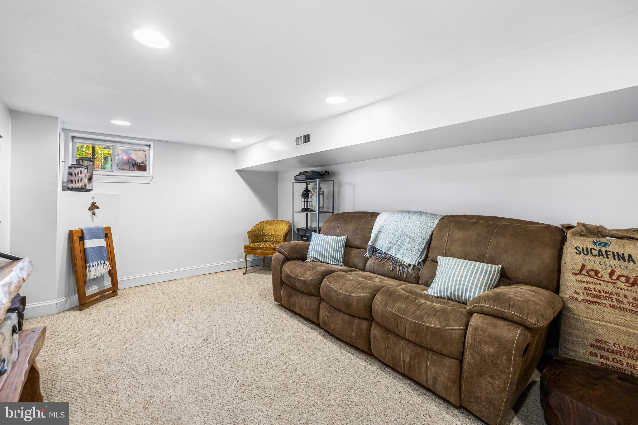 LOCUST POINT - Residential