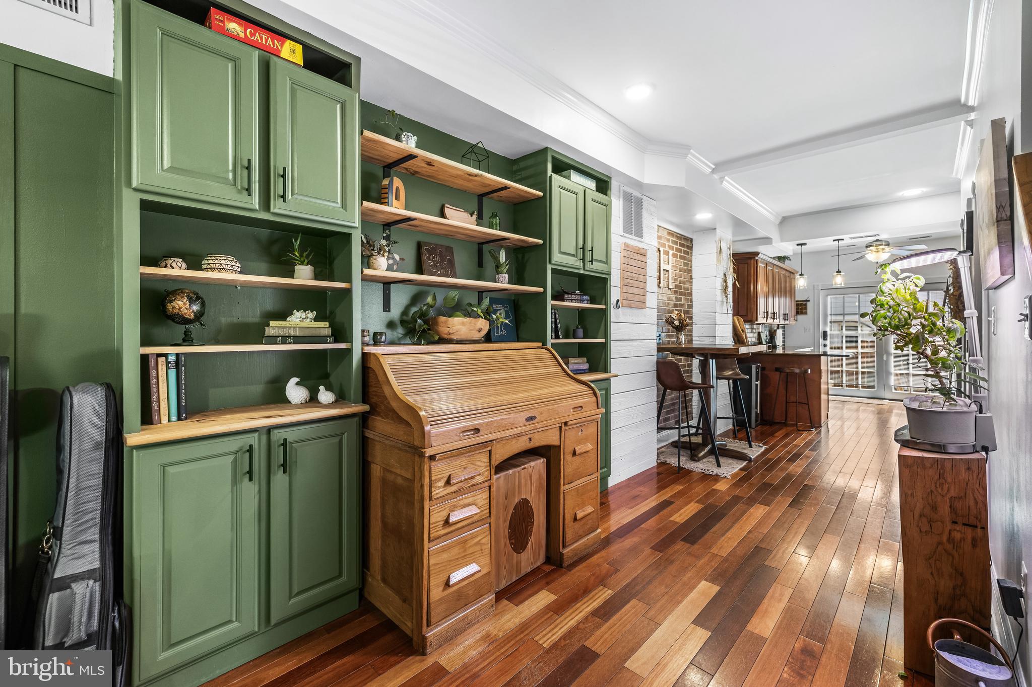 LOCUST POINT - Residential