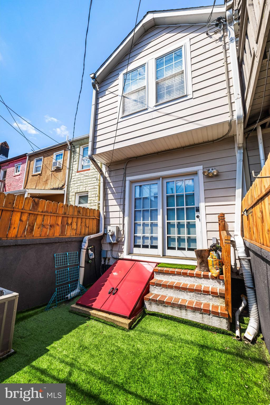 LOCUST POINT - Residential