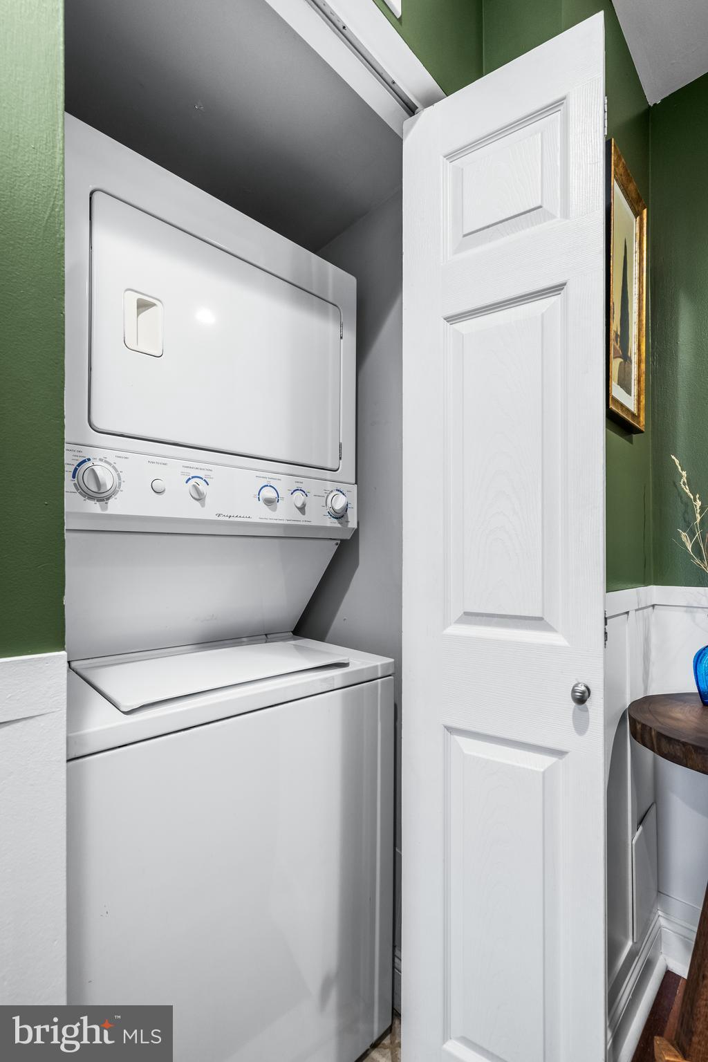 LOCUST POINT - Residential