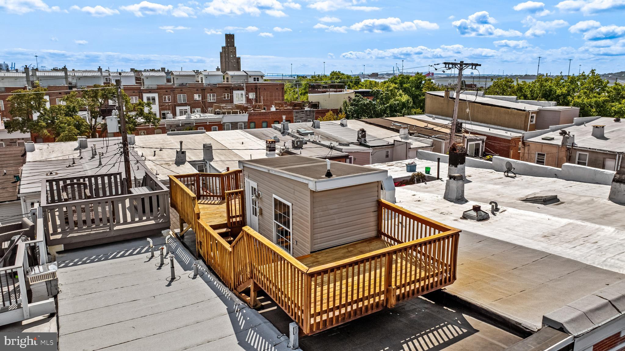 LOCUST POINT - Residential