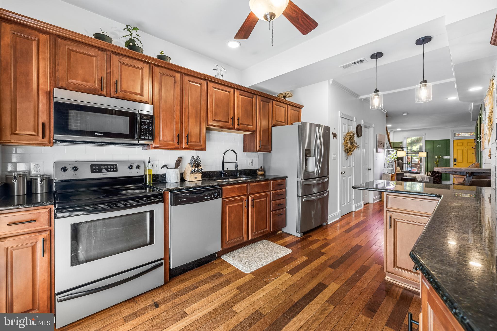 LOCUST POINT - Residential