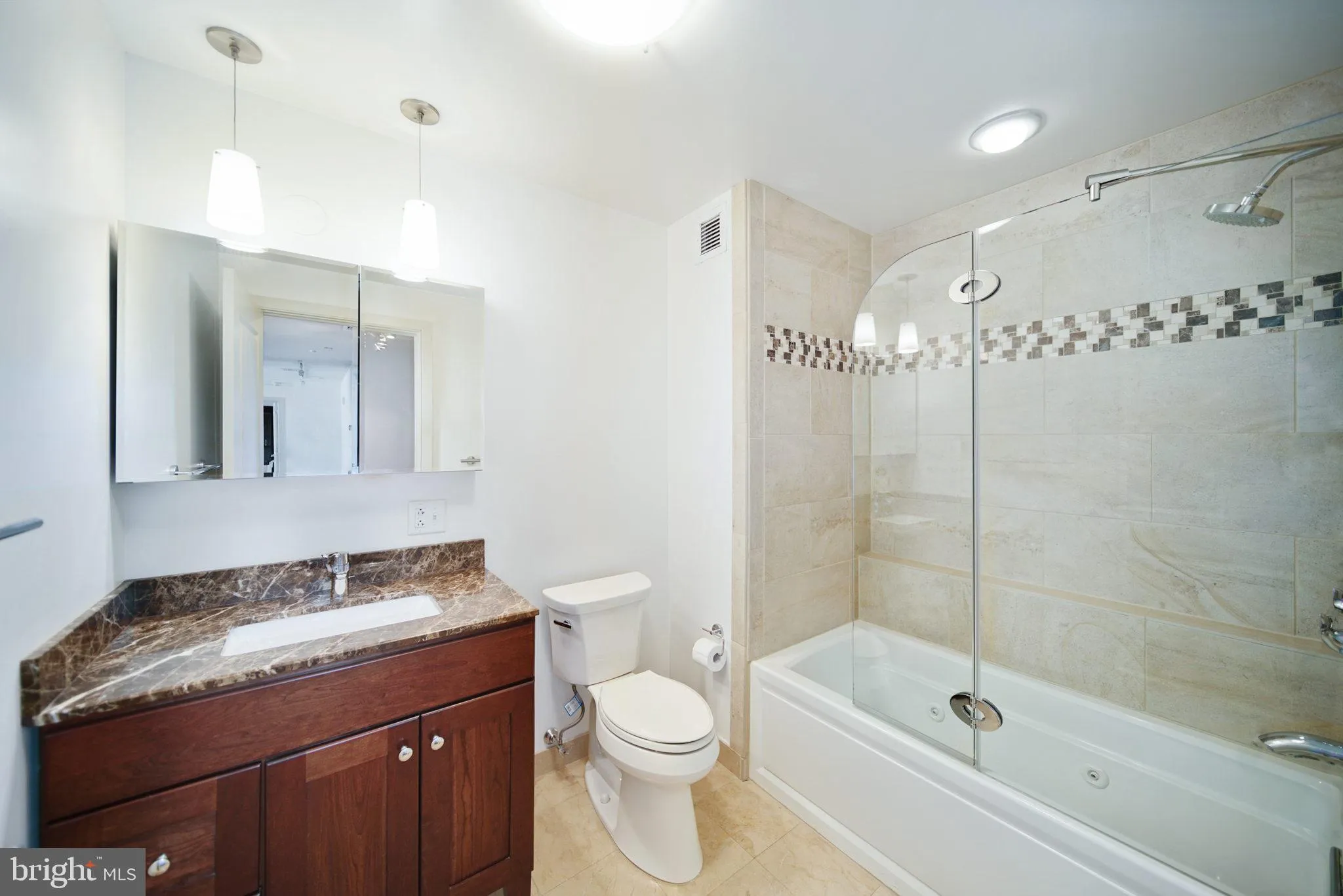 Philadelphia, Pennsylvania 19102, United States, 2 Bedrooms Bedrooms, ,2 BathroomsBathrooms,Residential,Contingent,112632