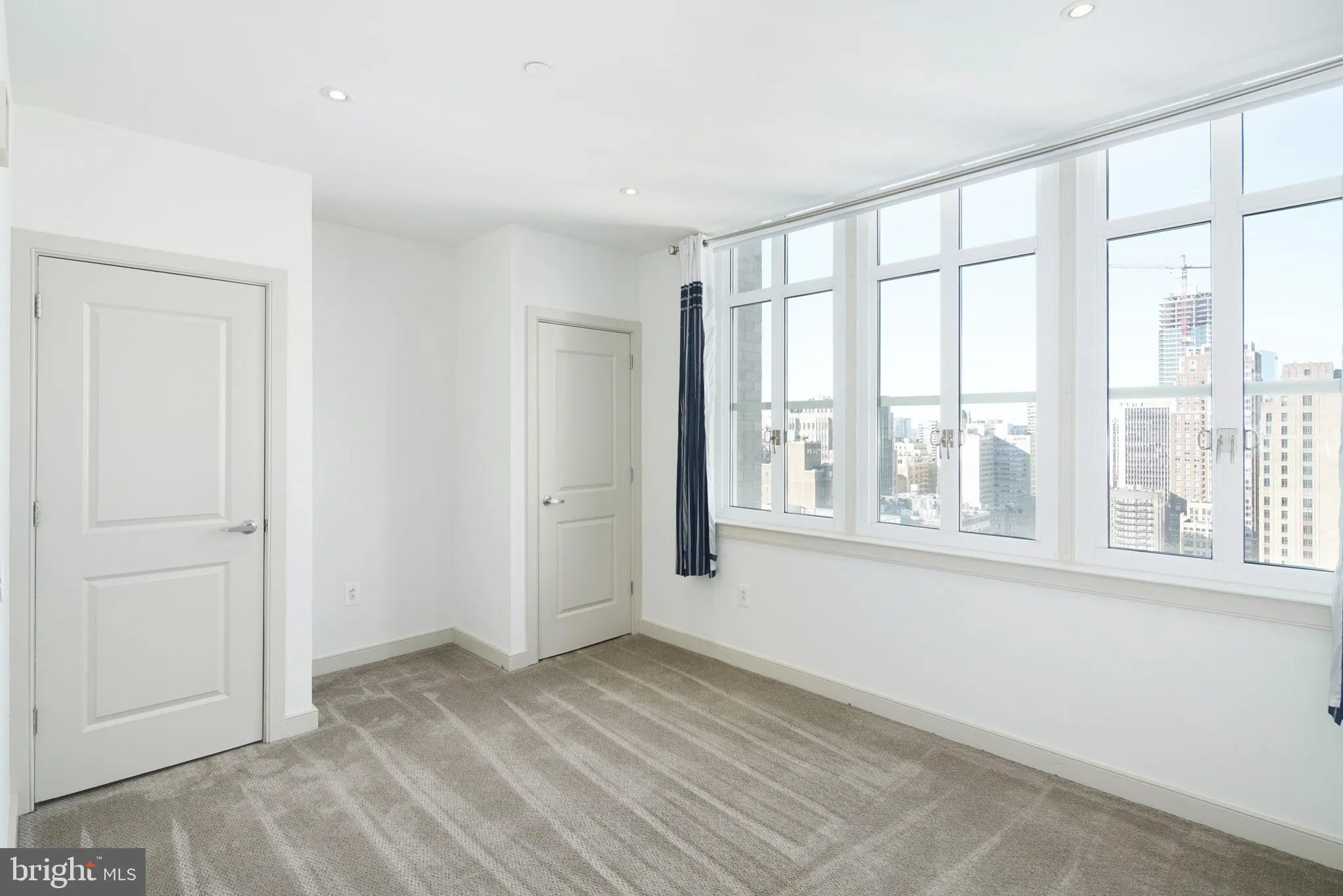 Philadelphia, Pennsylvania 19102, United States, 2 Bedrooms Bedrooms, ,2 BathroomsBathrooms,Residential,Contingent,112632