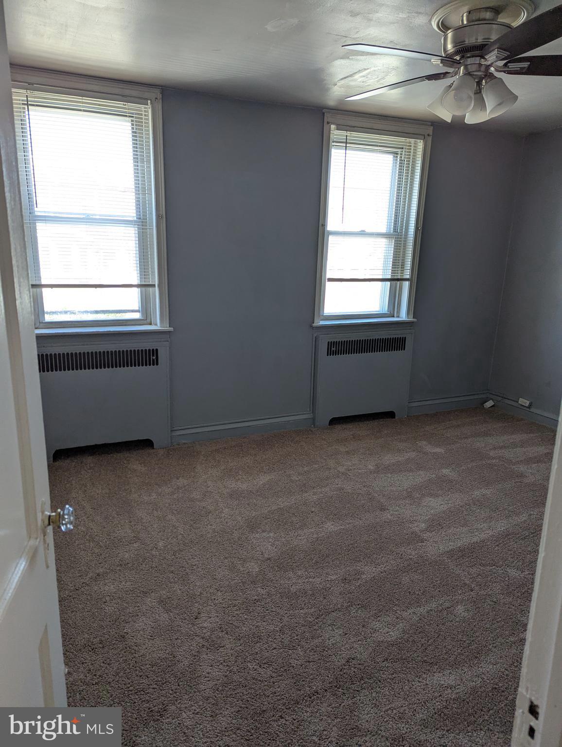 CASTOR GARDENS - Residential Lease