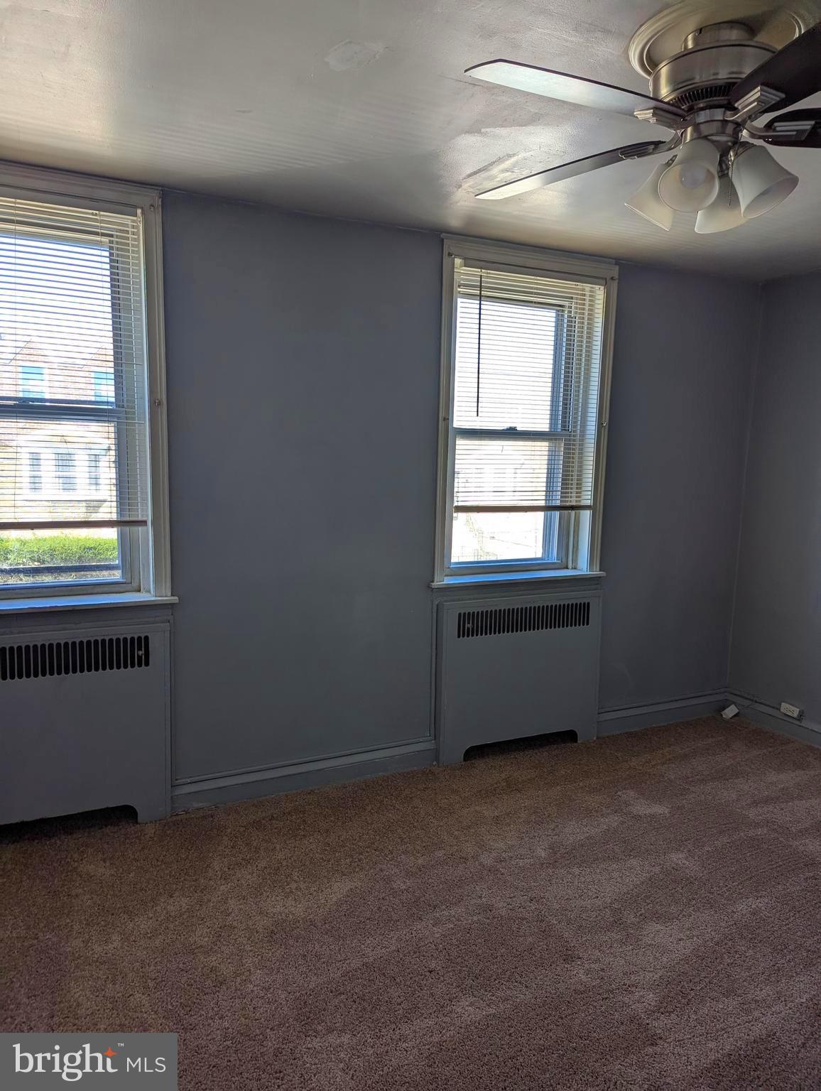 CASTOR GARDENS - Residential Lease