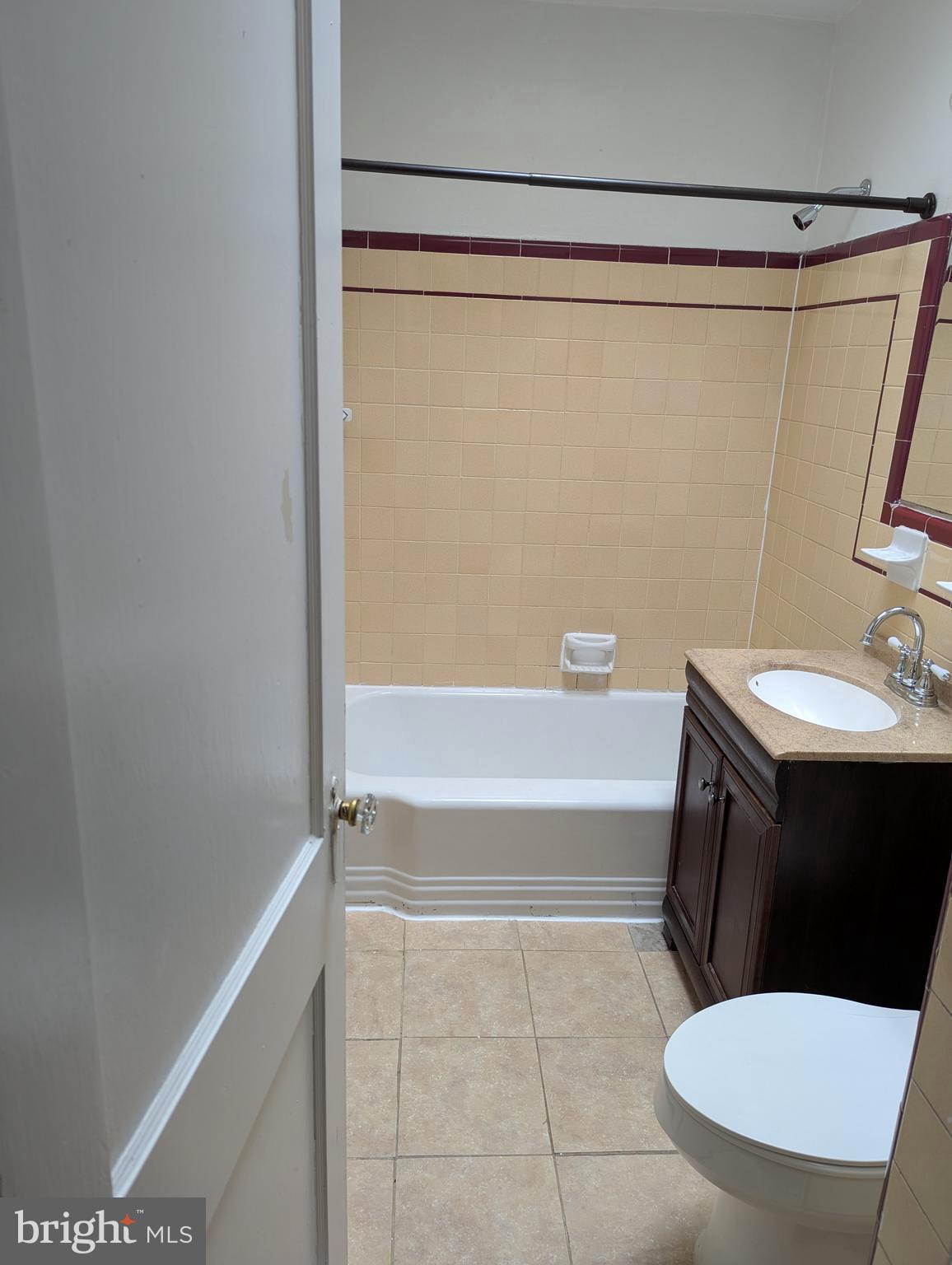 CASTOR GARDENS - Residential Lease