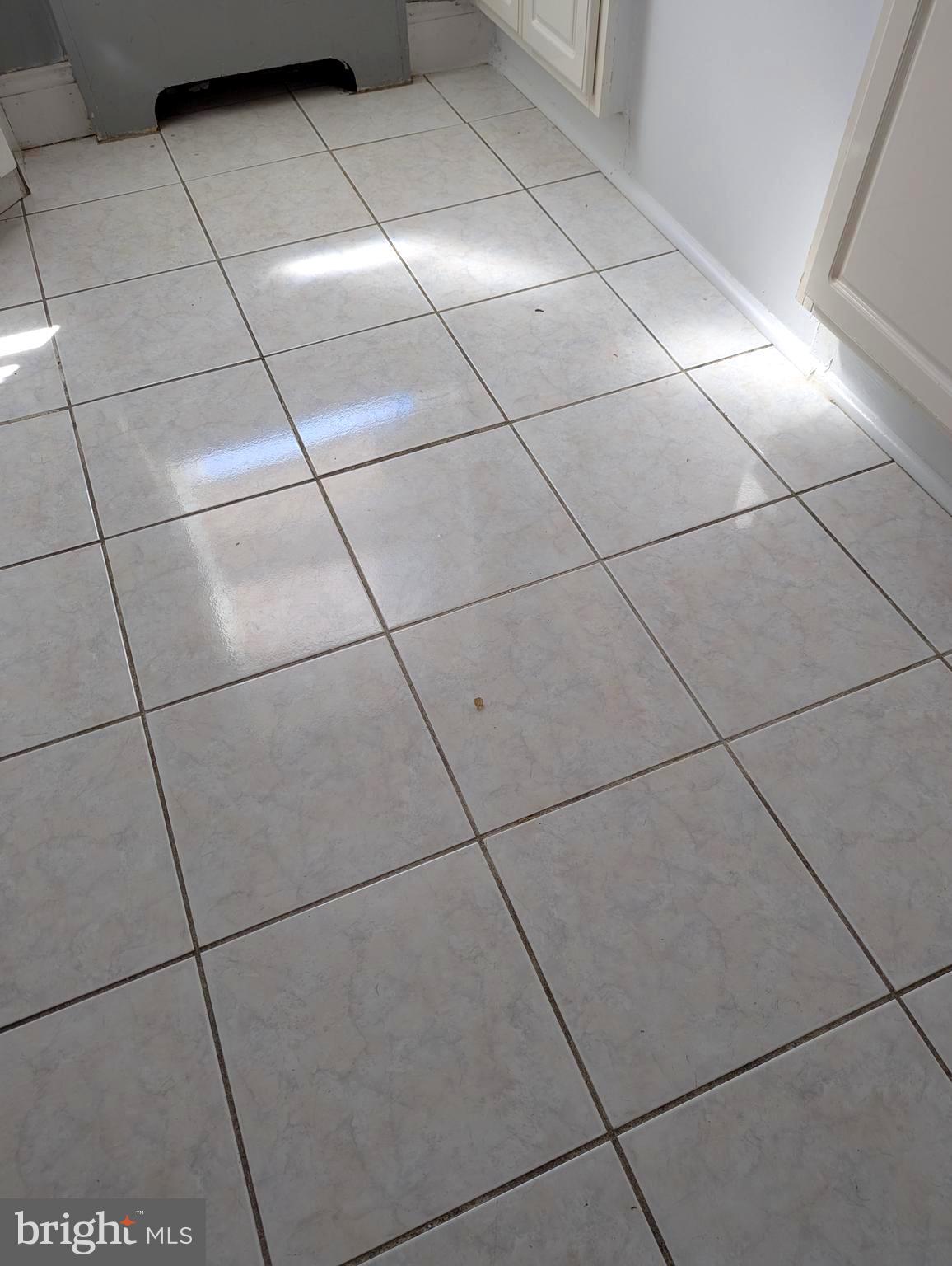 CASTOR GARDENS - Residential Lease