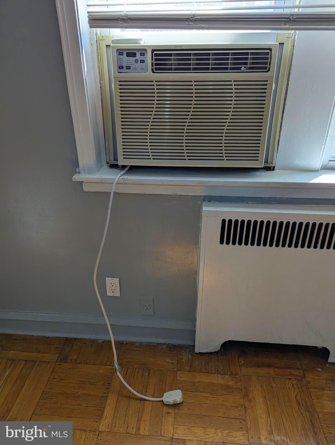 CASTOR GARDENS - Residential Lease